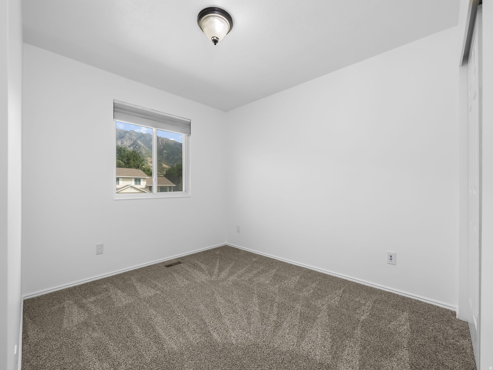 2291 N 2050 E