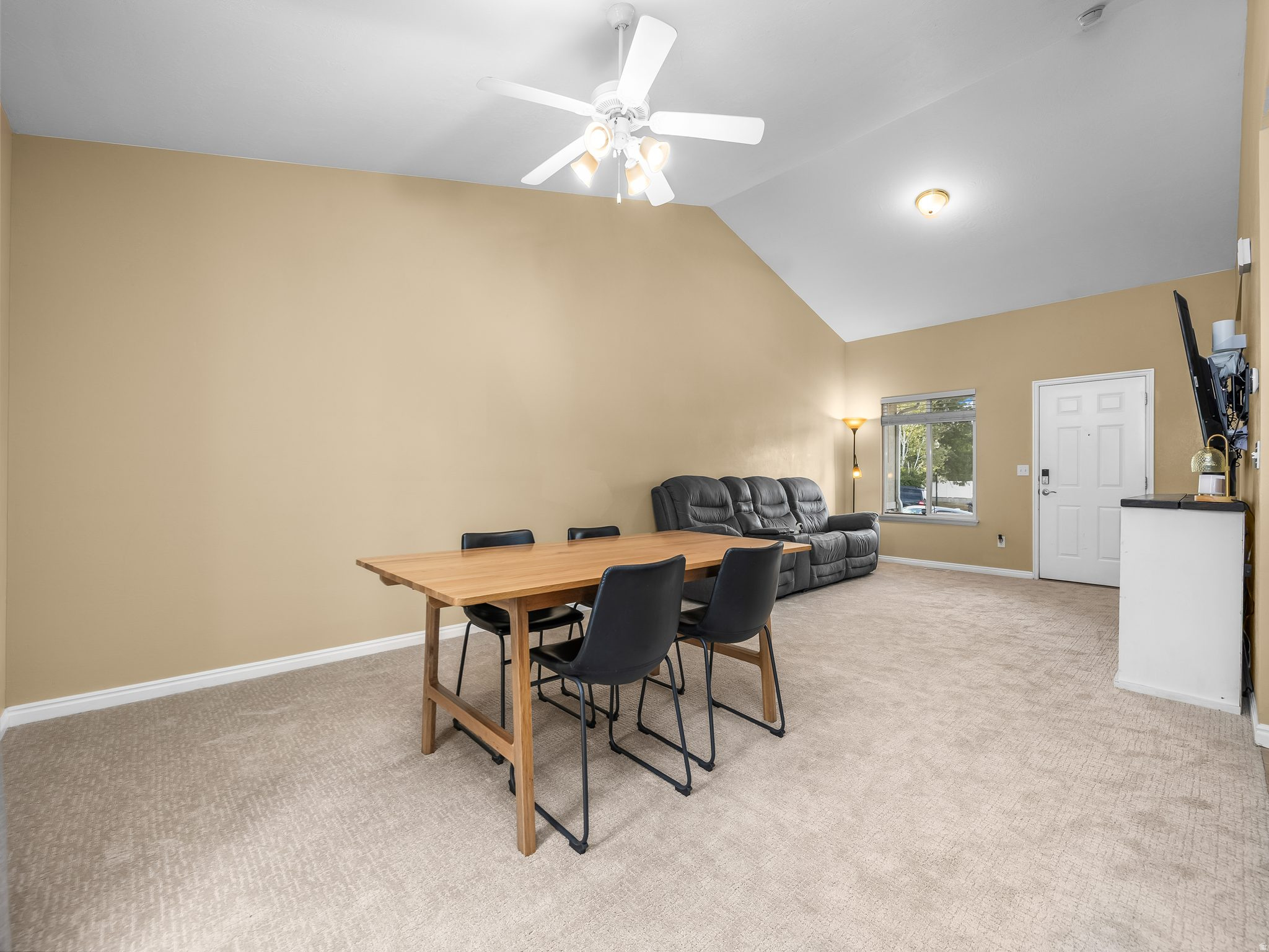 3237 W MEADOW LEAF CT