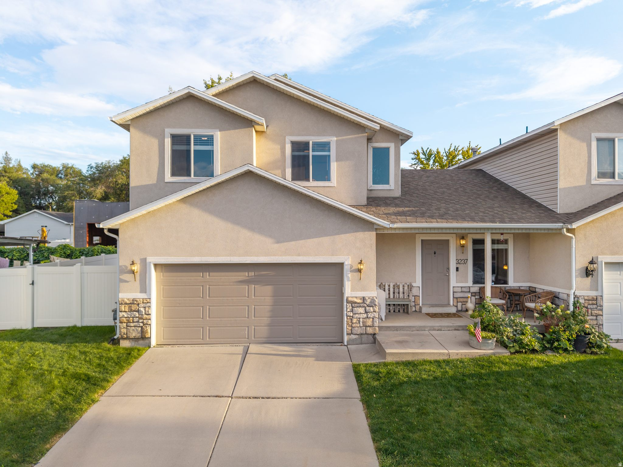 3237 W MEADOW LEAF CT