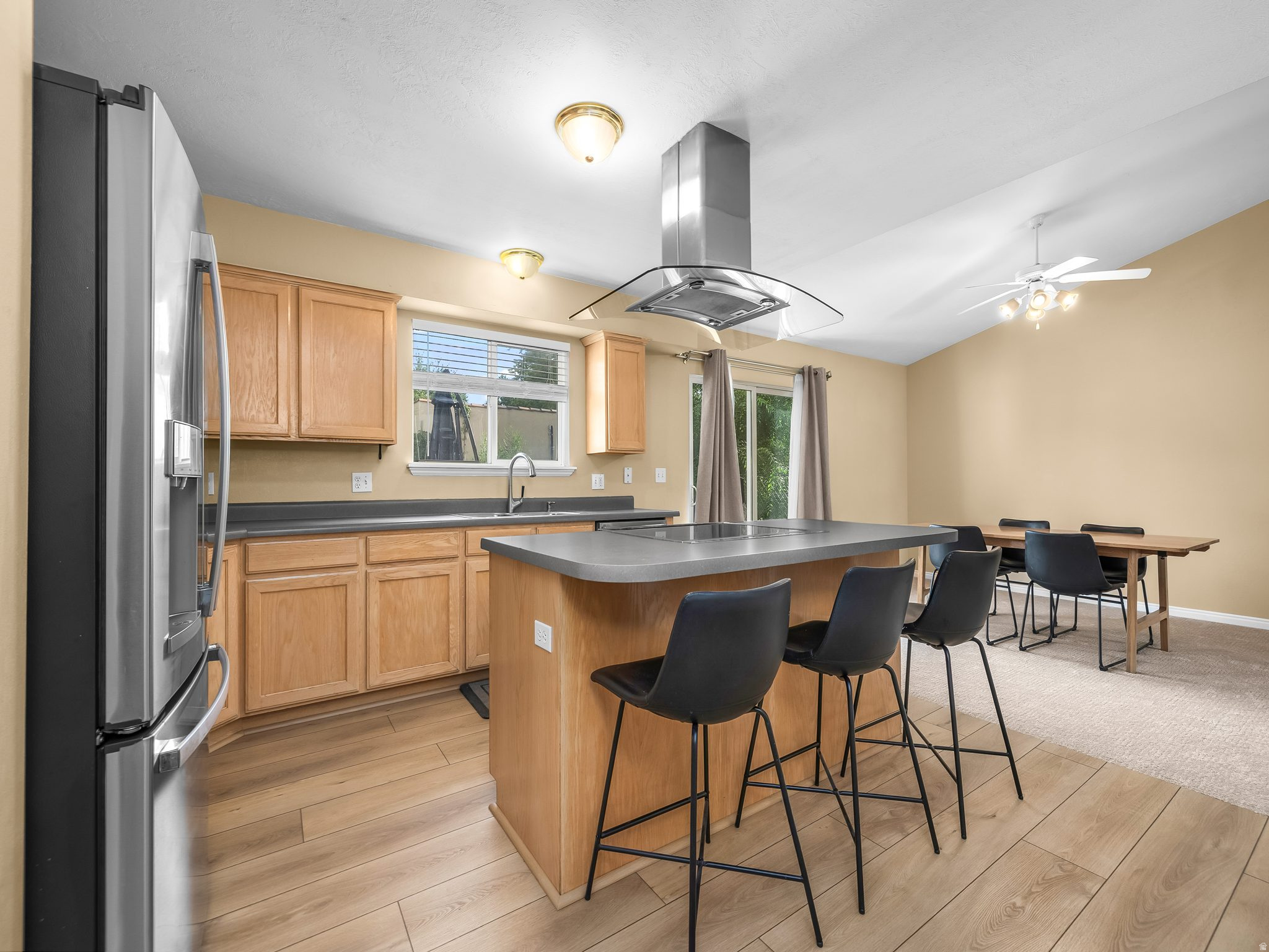 3237 W MEADOW LEAF CT