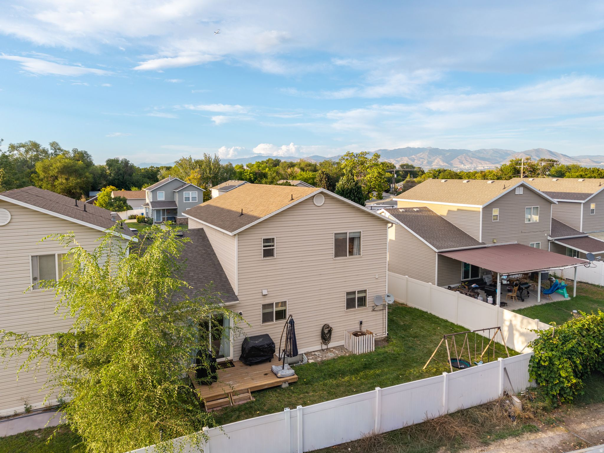 3237 W MEADOW LEAF CT