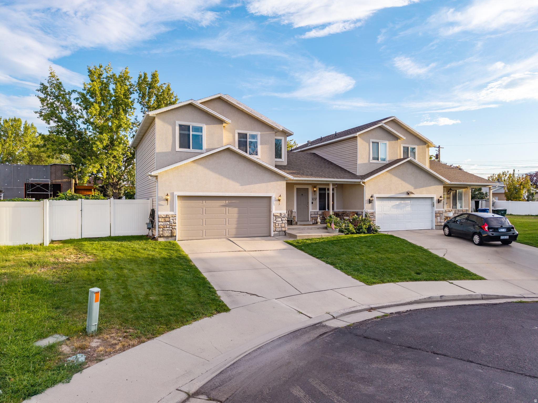 3237 W MEADOW LEAF CT