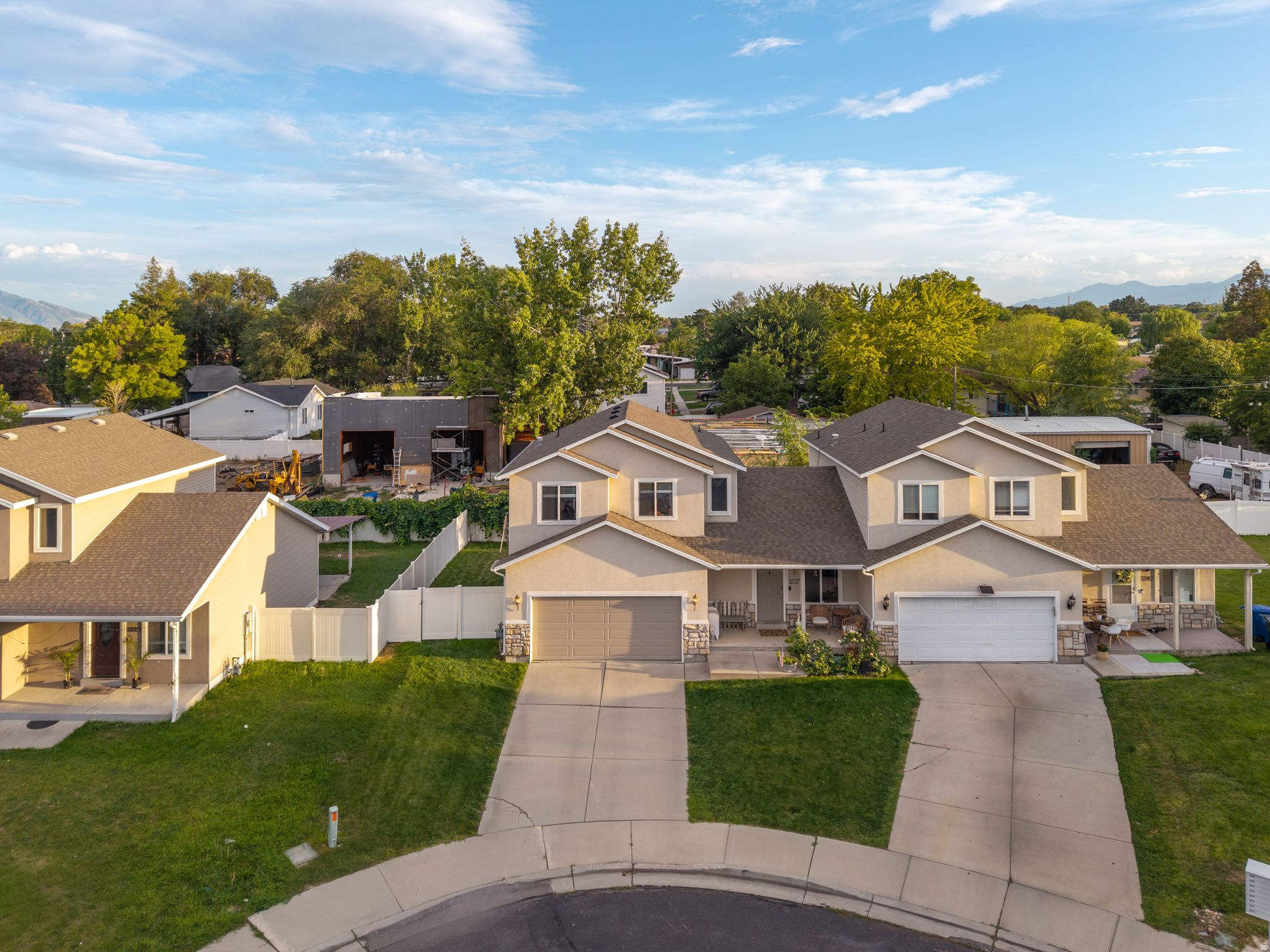 3237 W MEADOW LEAF CT