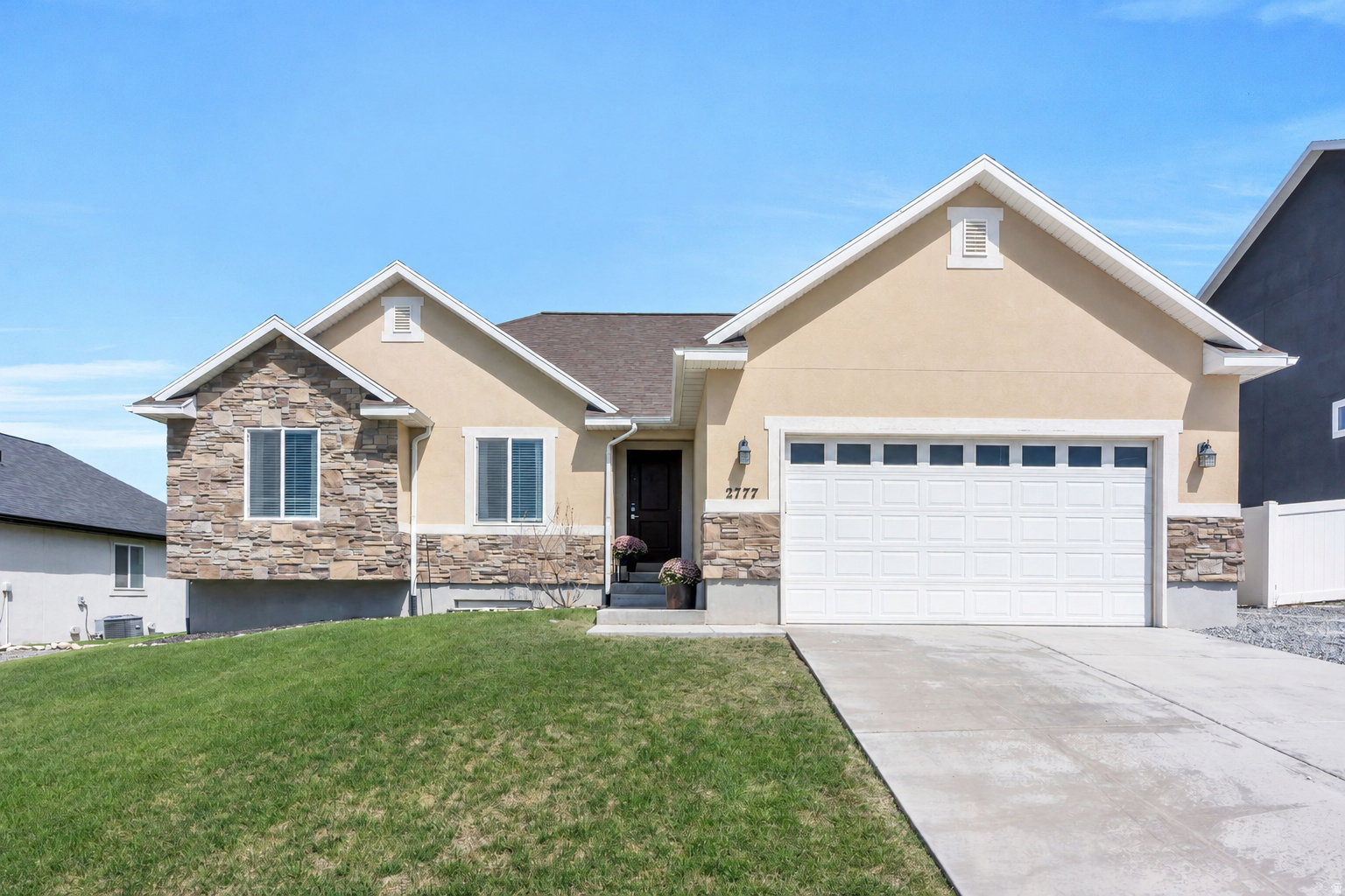 2777 E CLARKSTONE DR