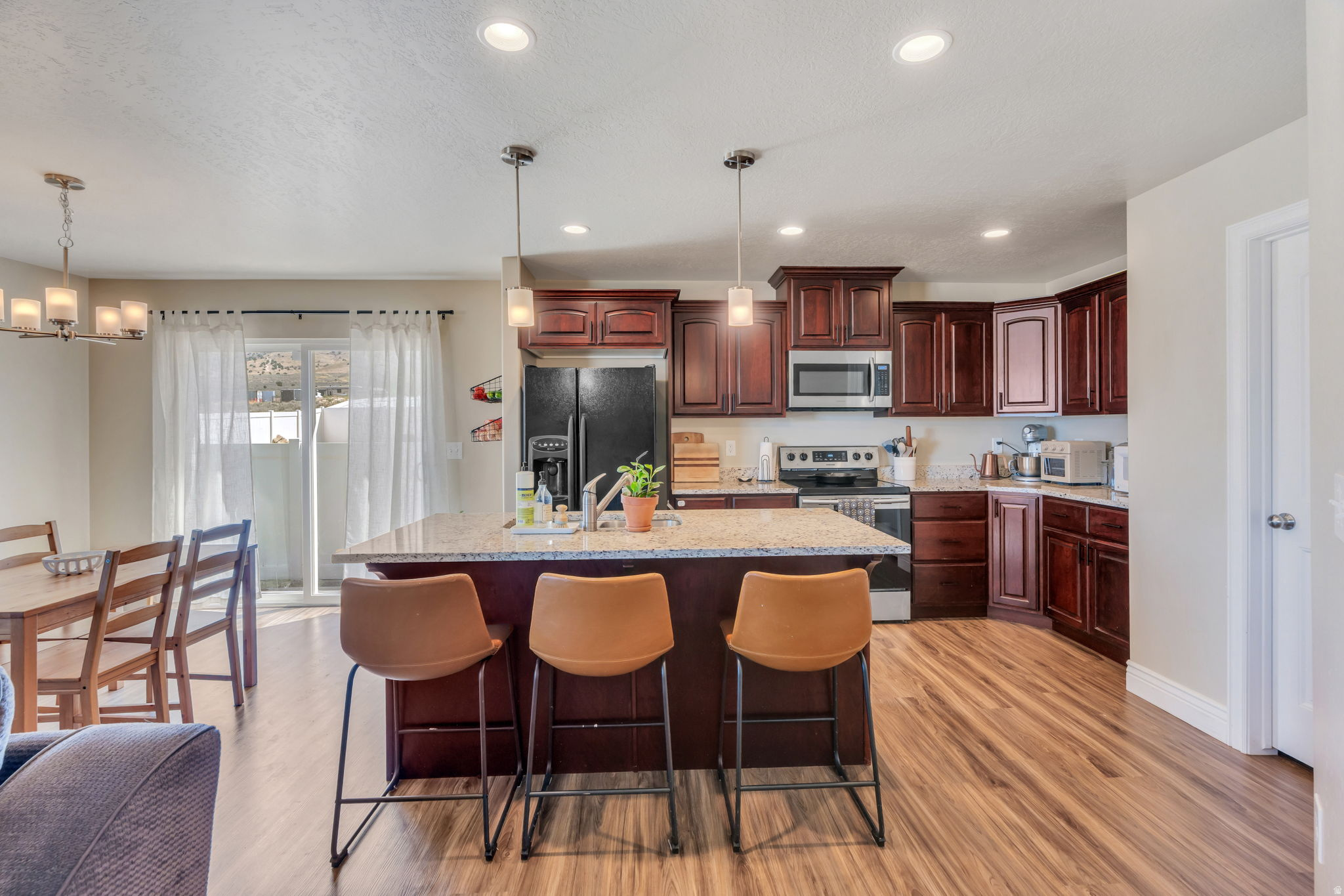 2777 E CLARKSTONE DR