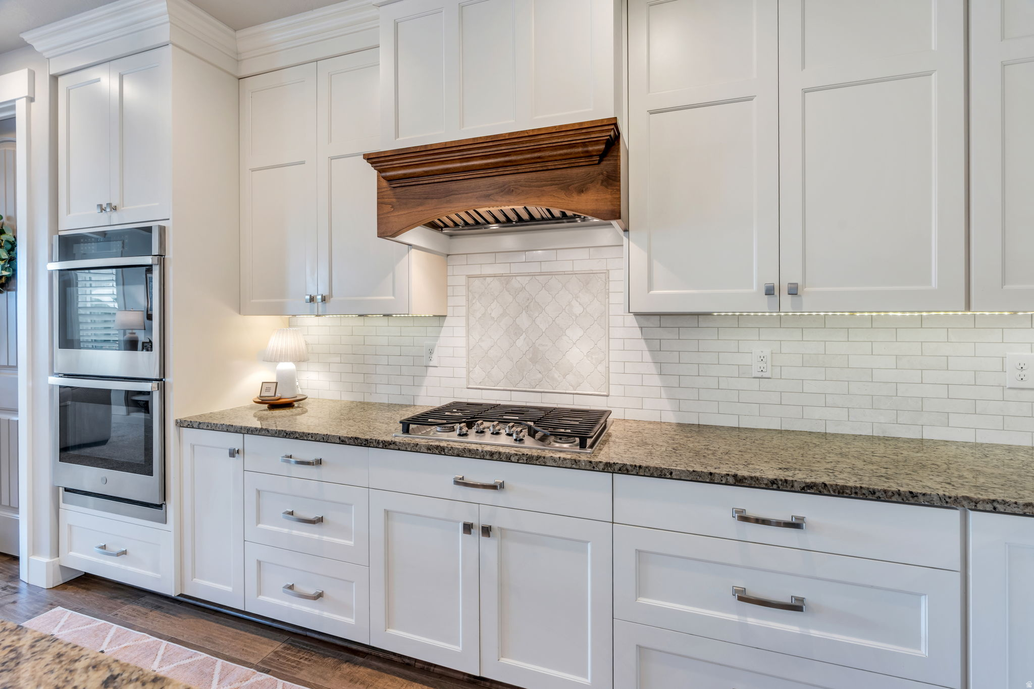 611 W 2900 N