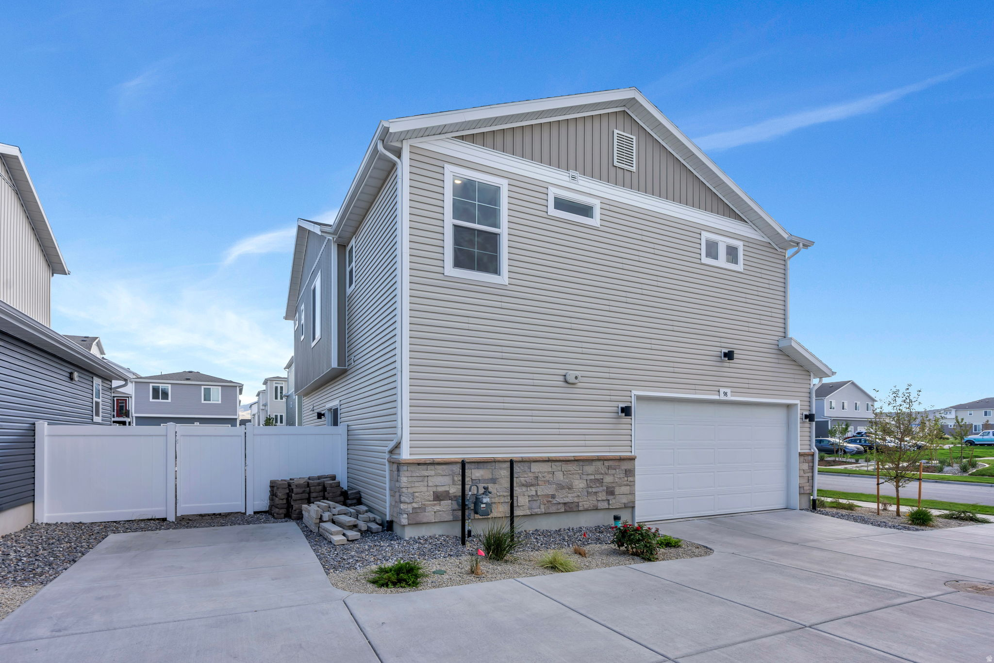 98 N BEAR RIVER RD #140