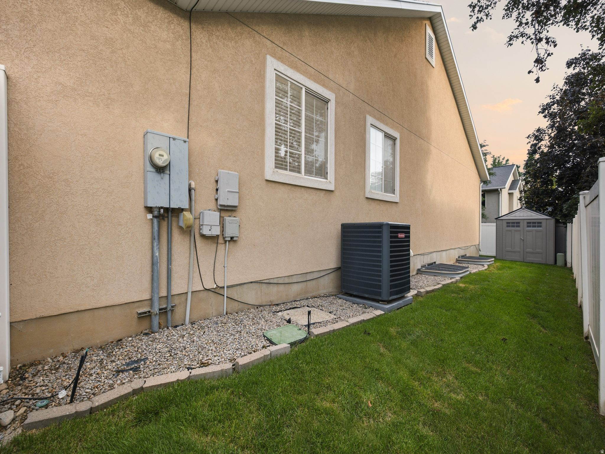 527 W 1450 N