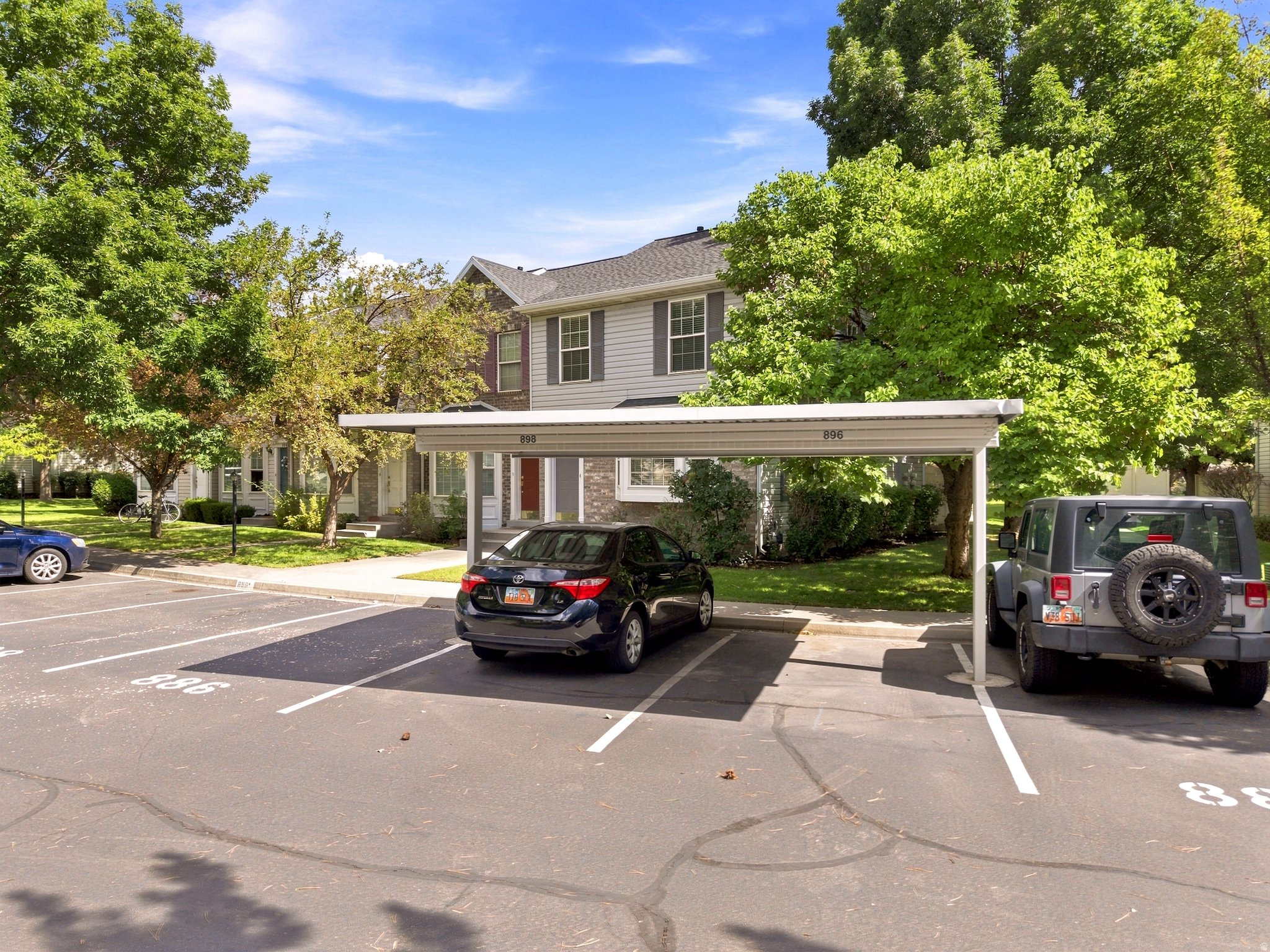 896 N INDEPENDENCE #17