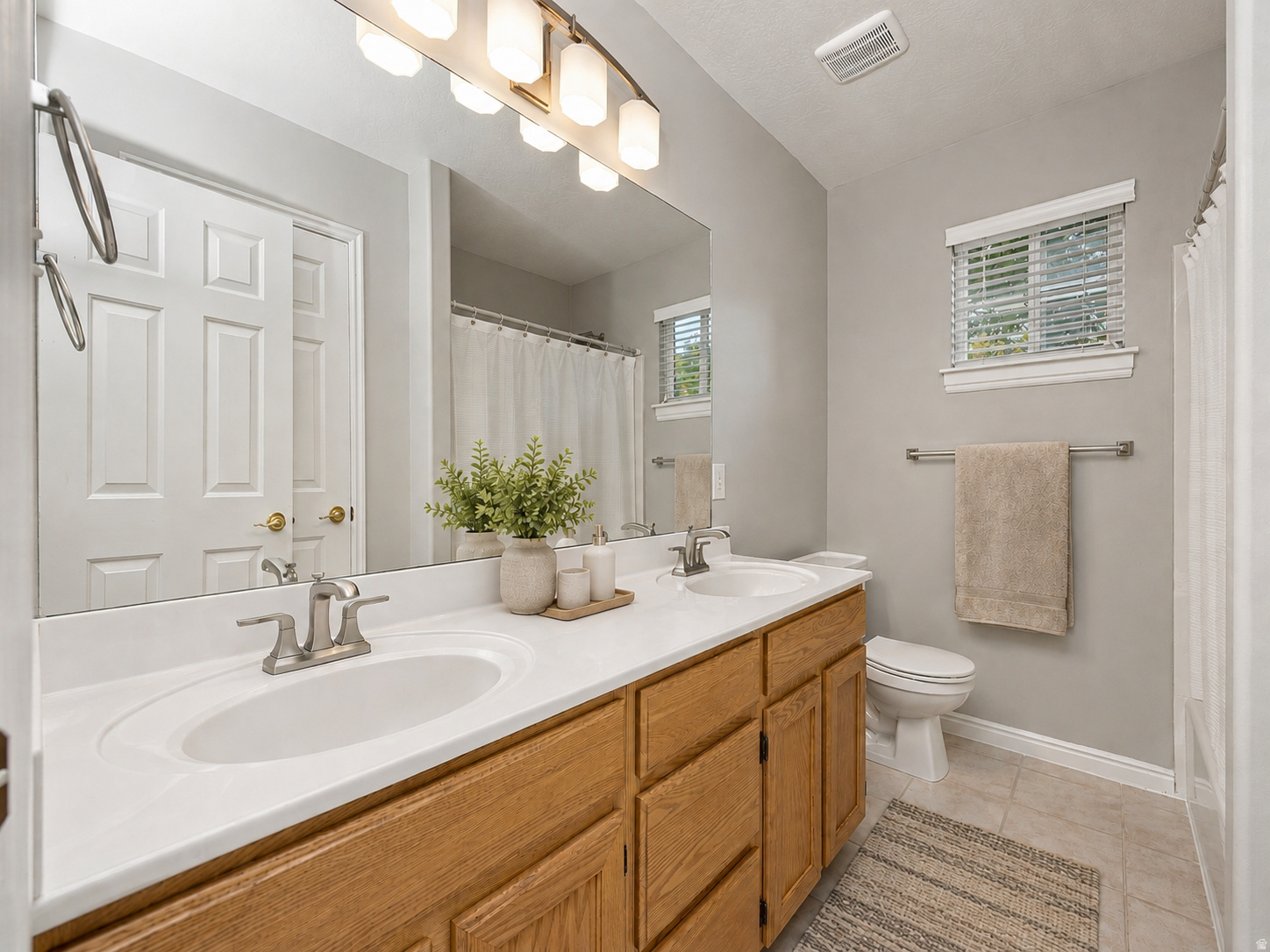 896 N INDEPENDENCE #17