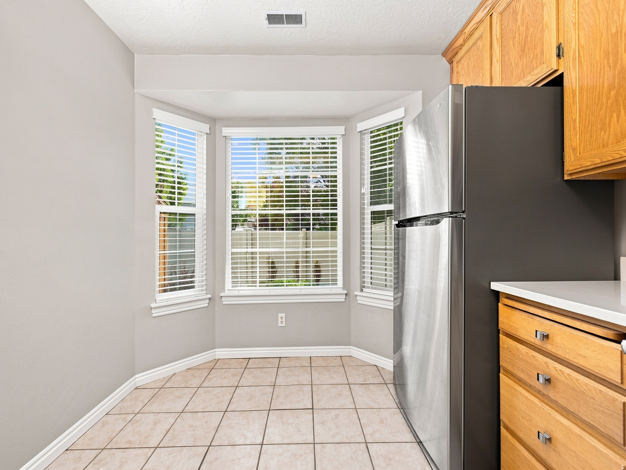 896 N INDEPENDENCE #17