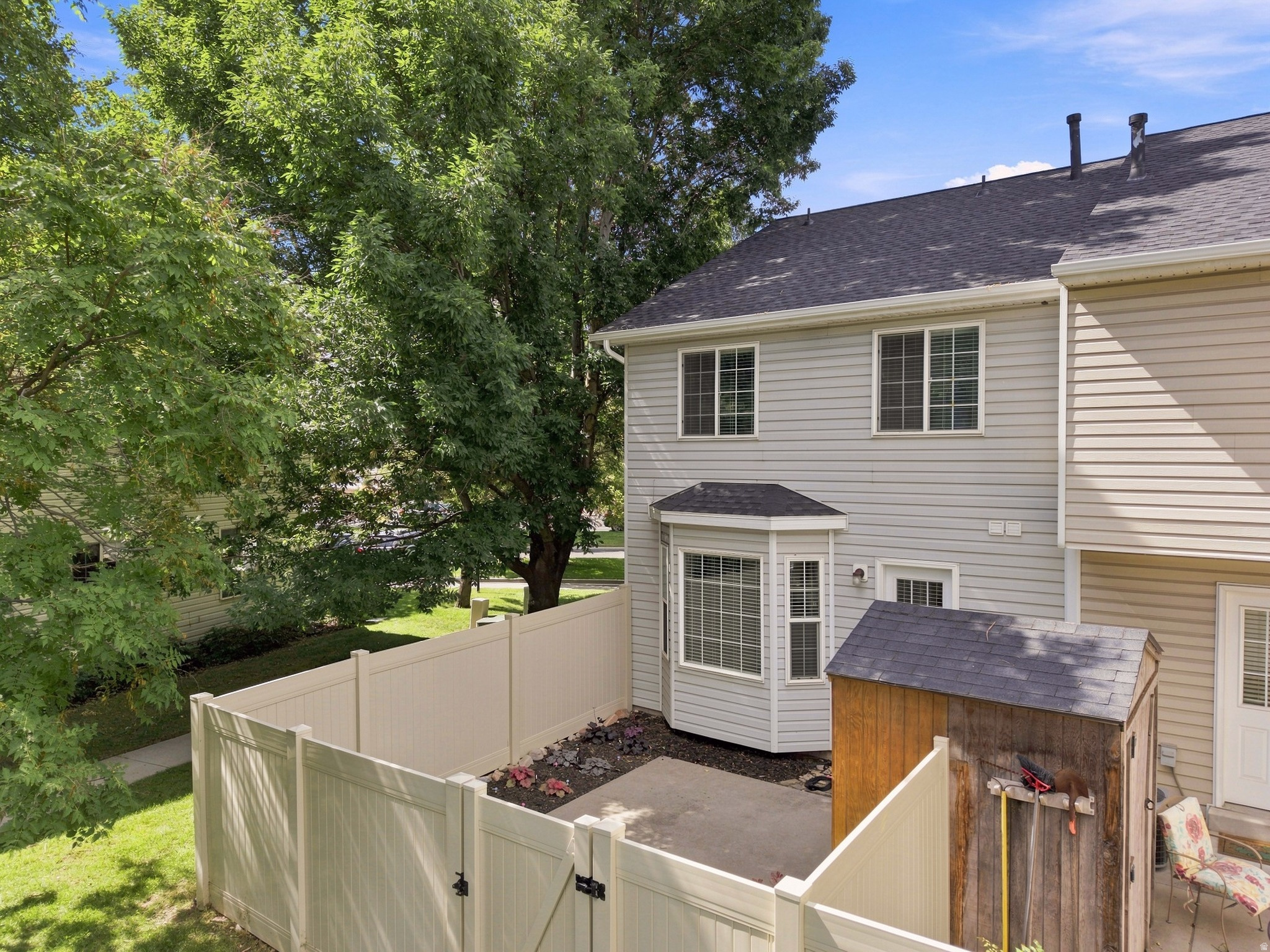 896 N INDEPENDENCE #17