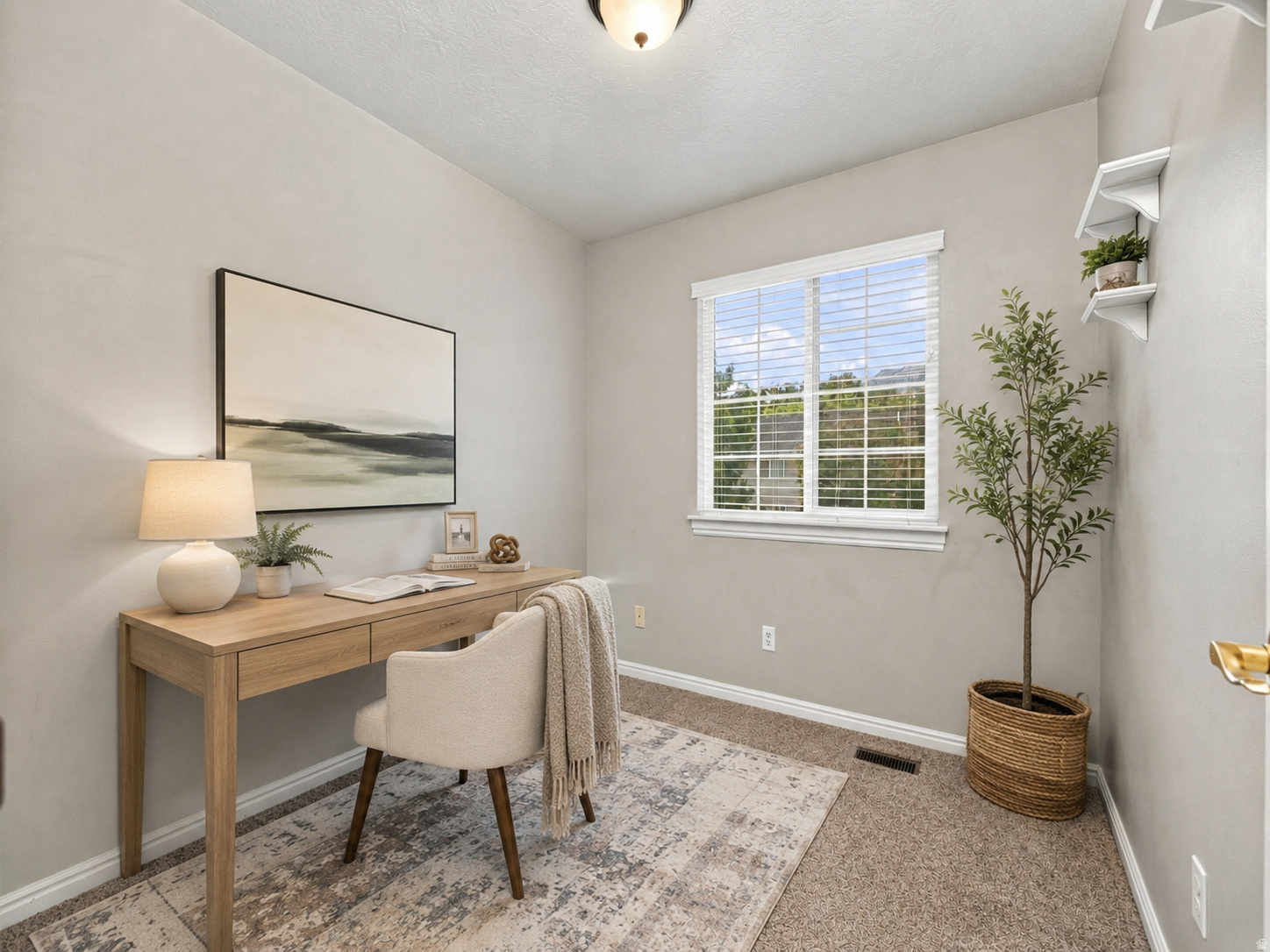896 N INDEPENDENCE #17