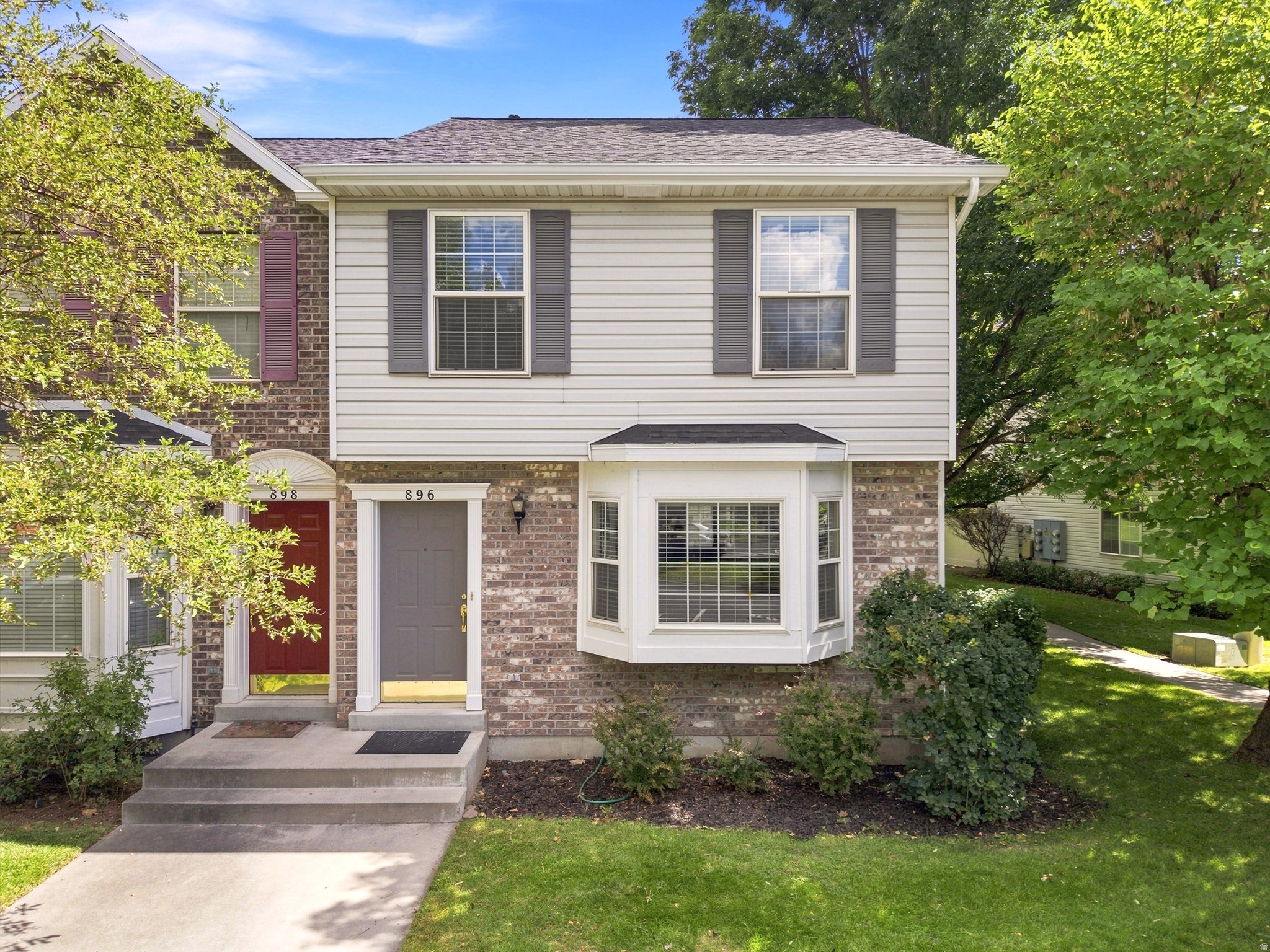 896 N INDEPENDENCE #17