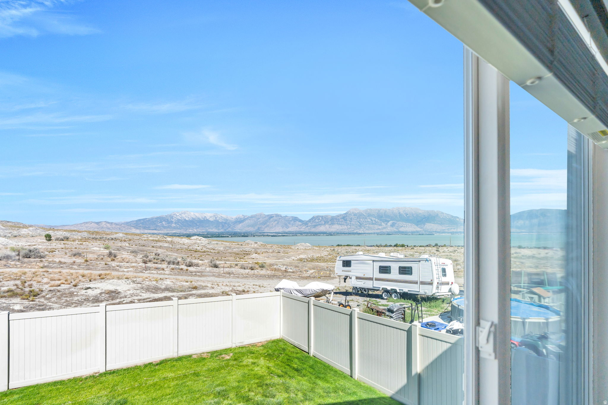 322 W LARIAT BLVD
