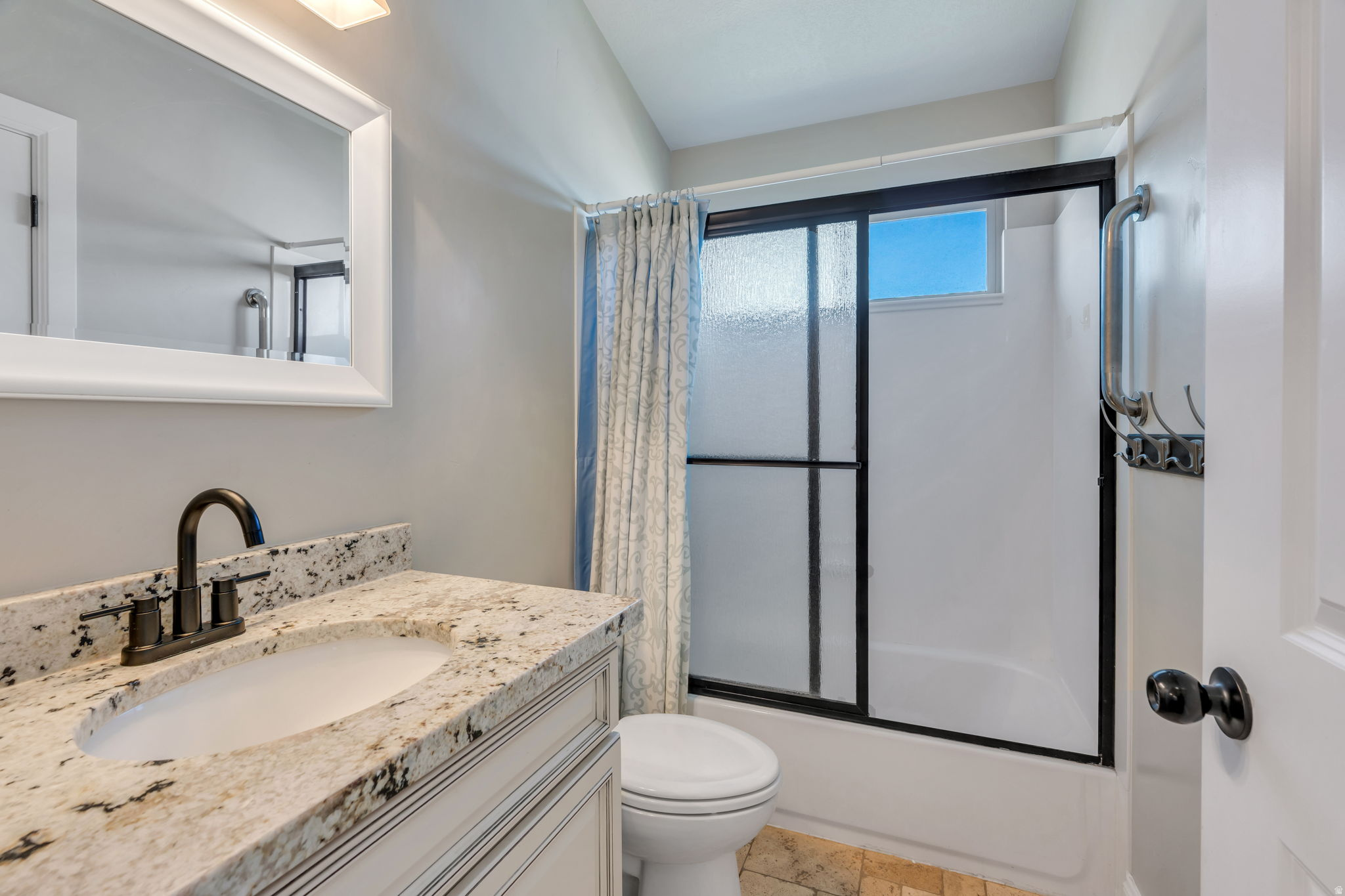 322 W LARIAT BLVD