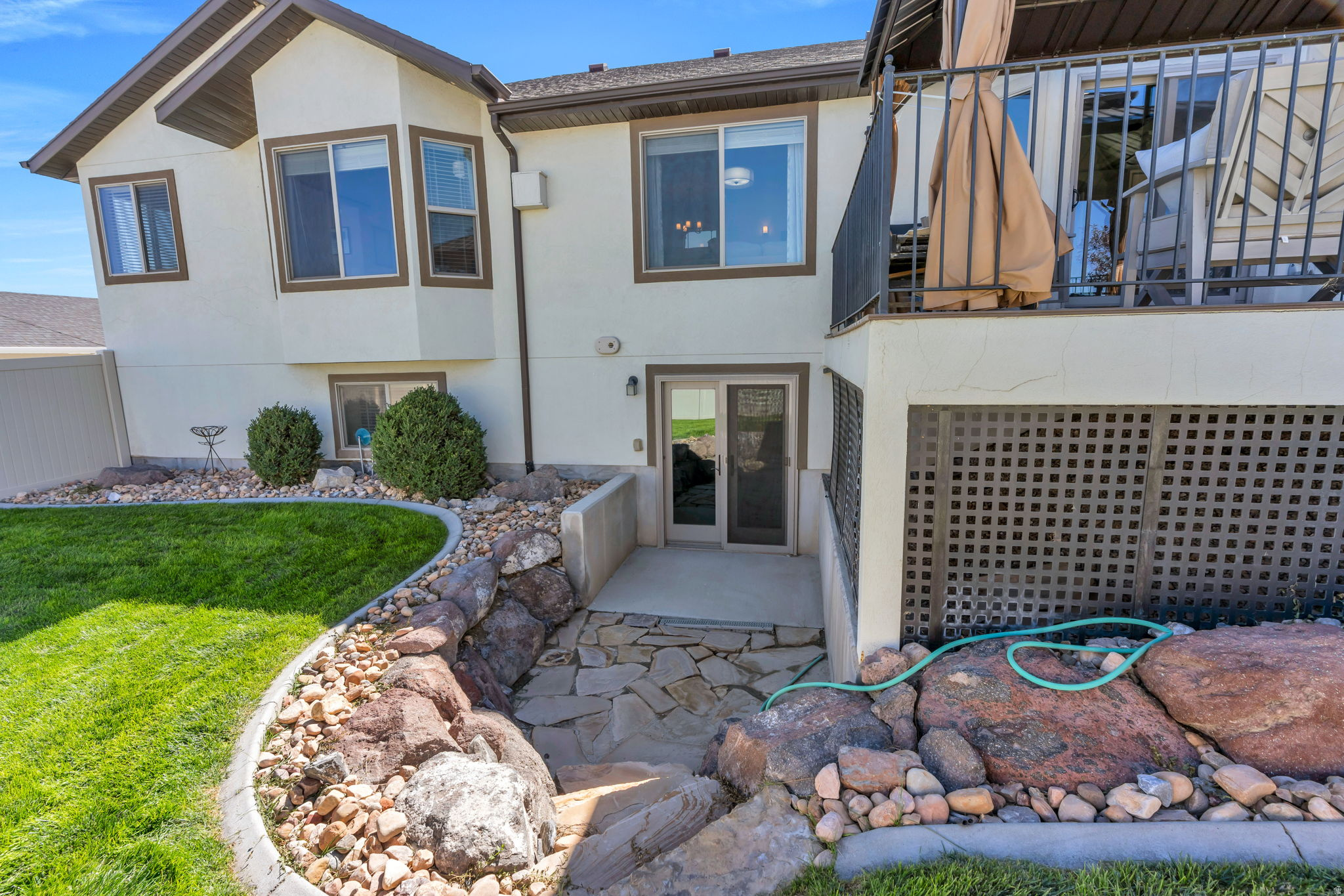 322 W LARIAT BLVD