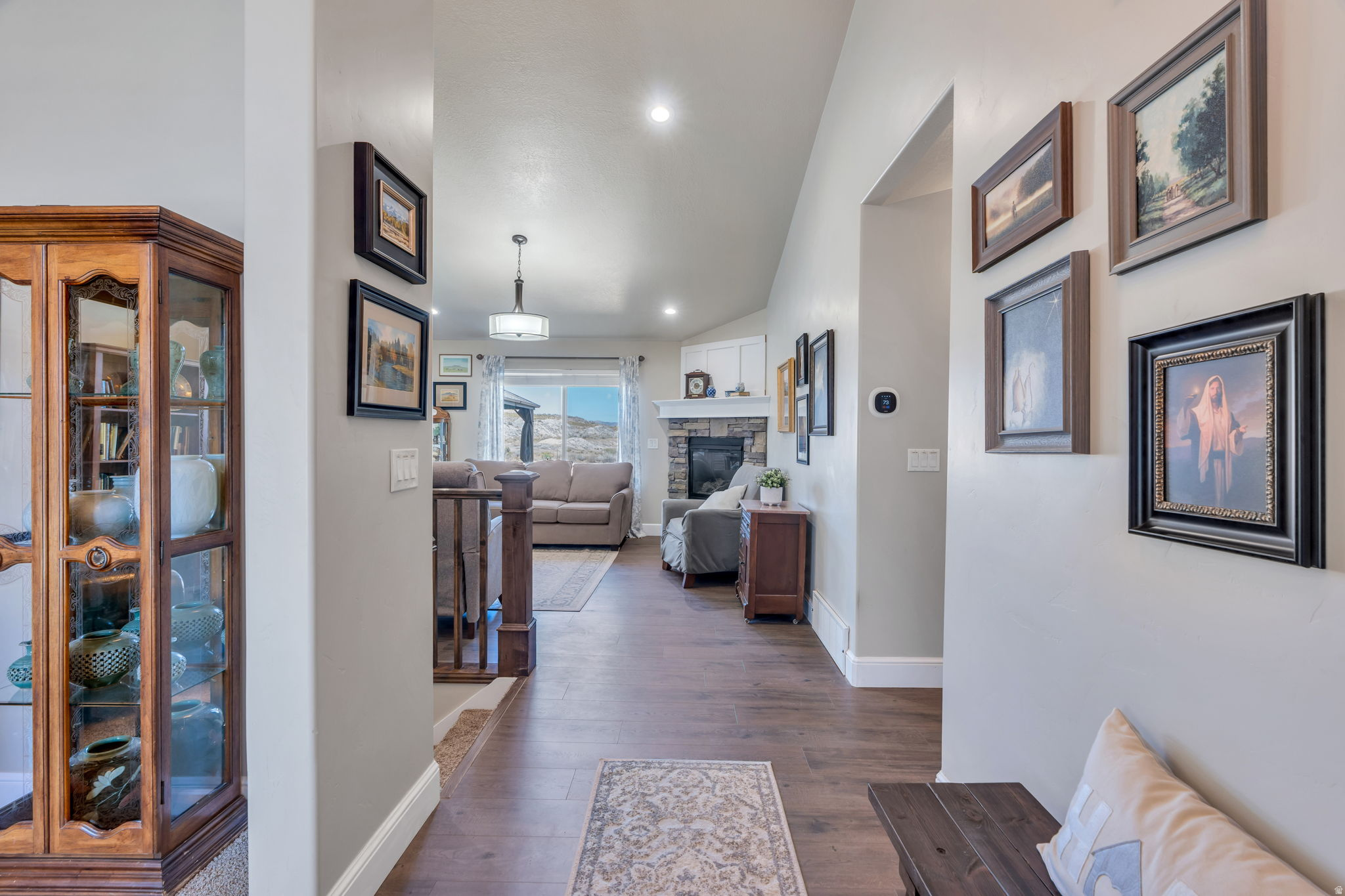 322 W LARIAT BLVD