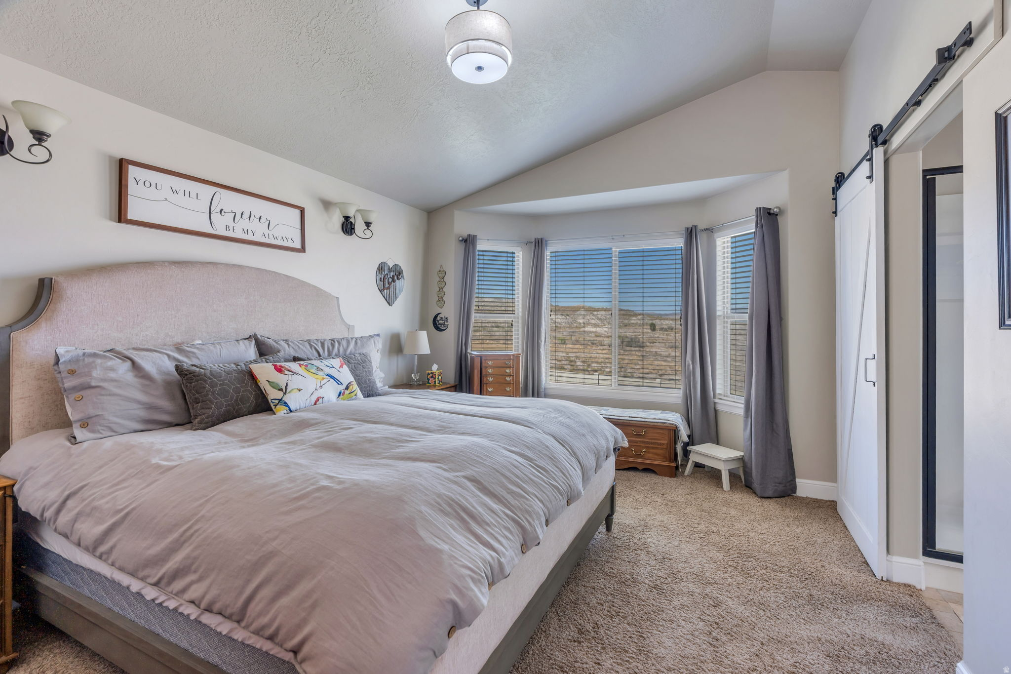 322 W LARIAT BLVD