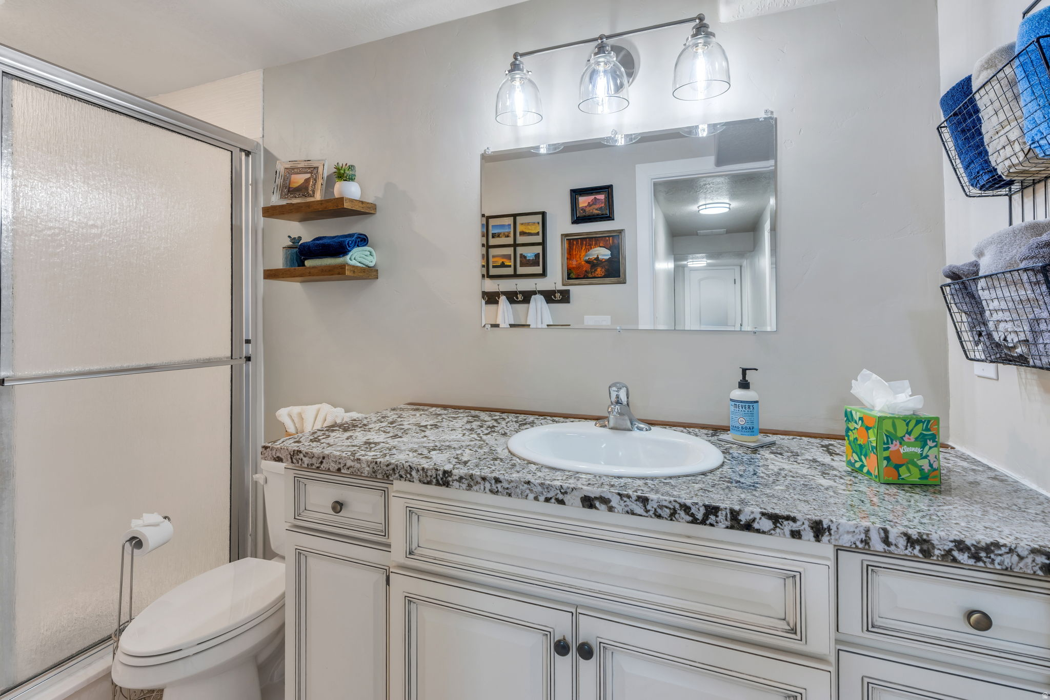 322 W LARIAT BLVD