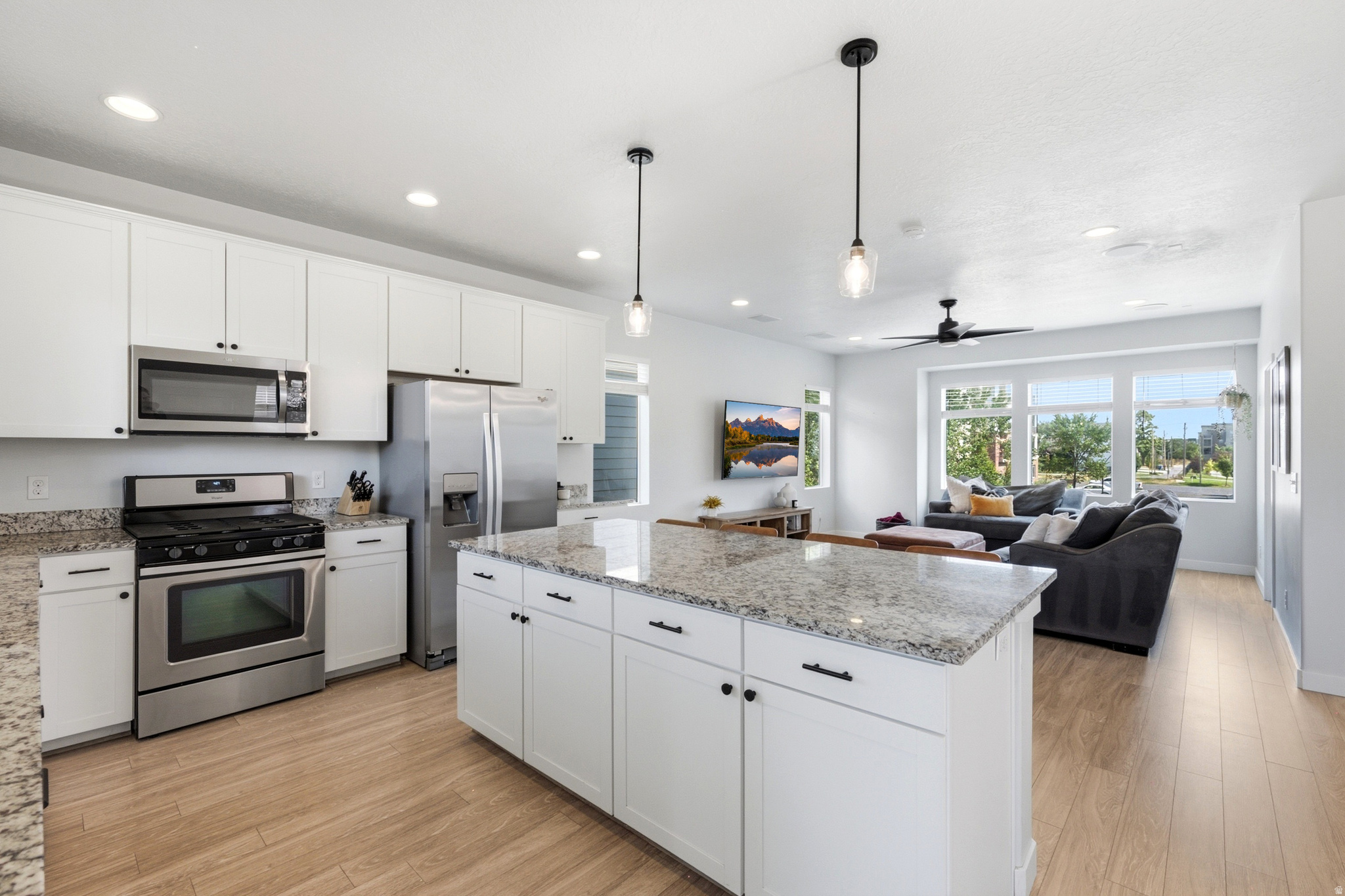 862 W FOUNDERS PT