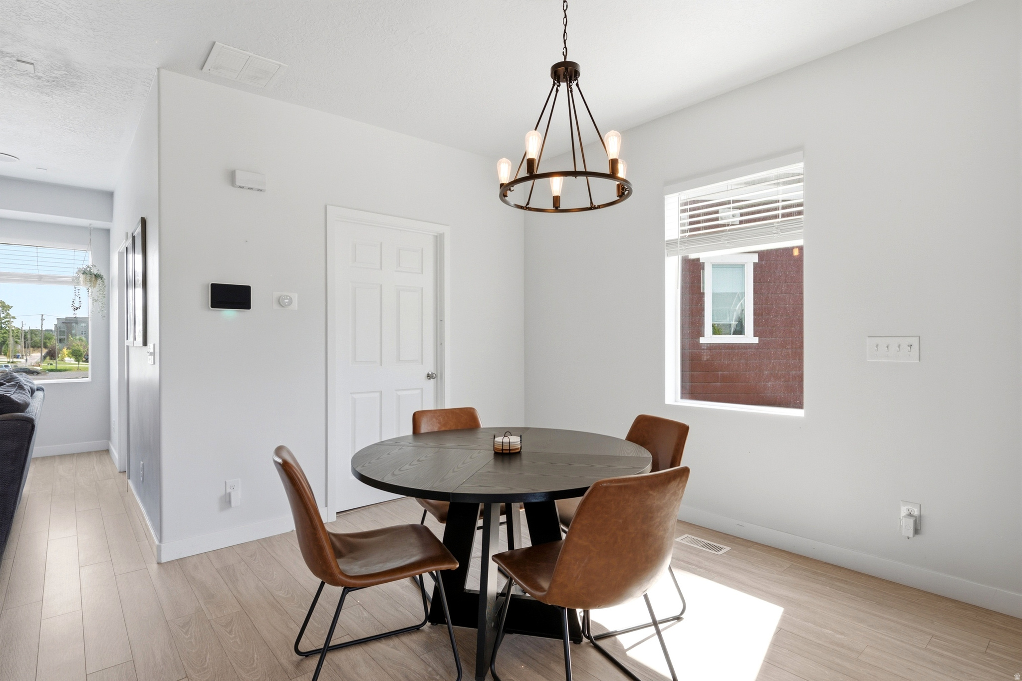 862 W FOUNDERS PT