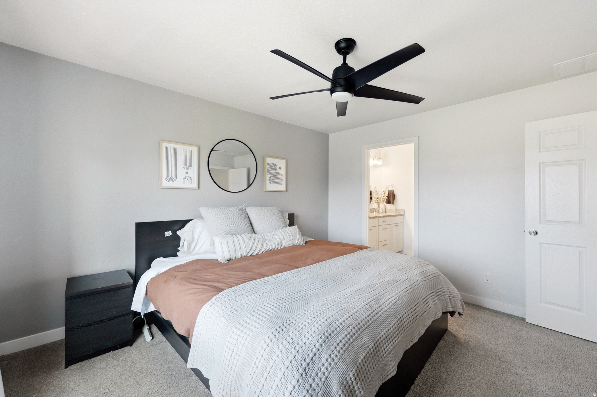 862 W FOUNDERS PT