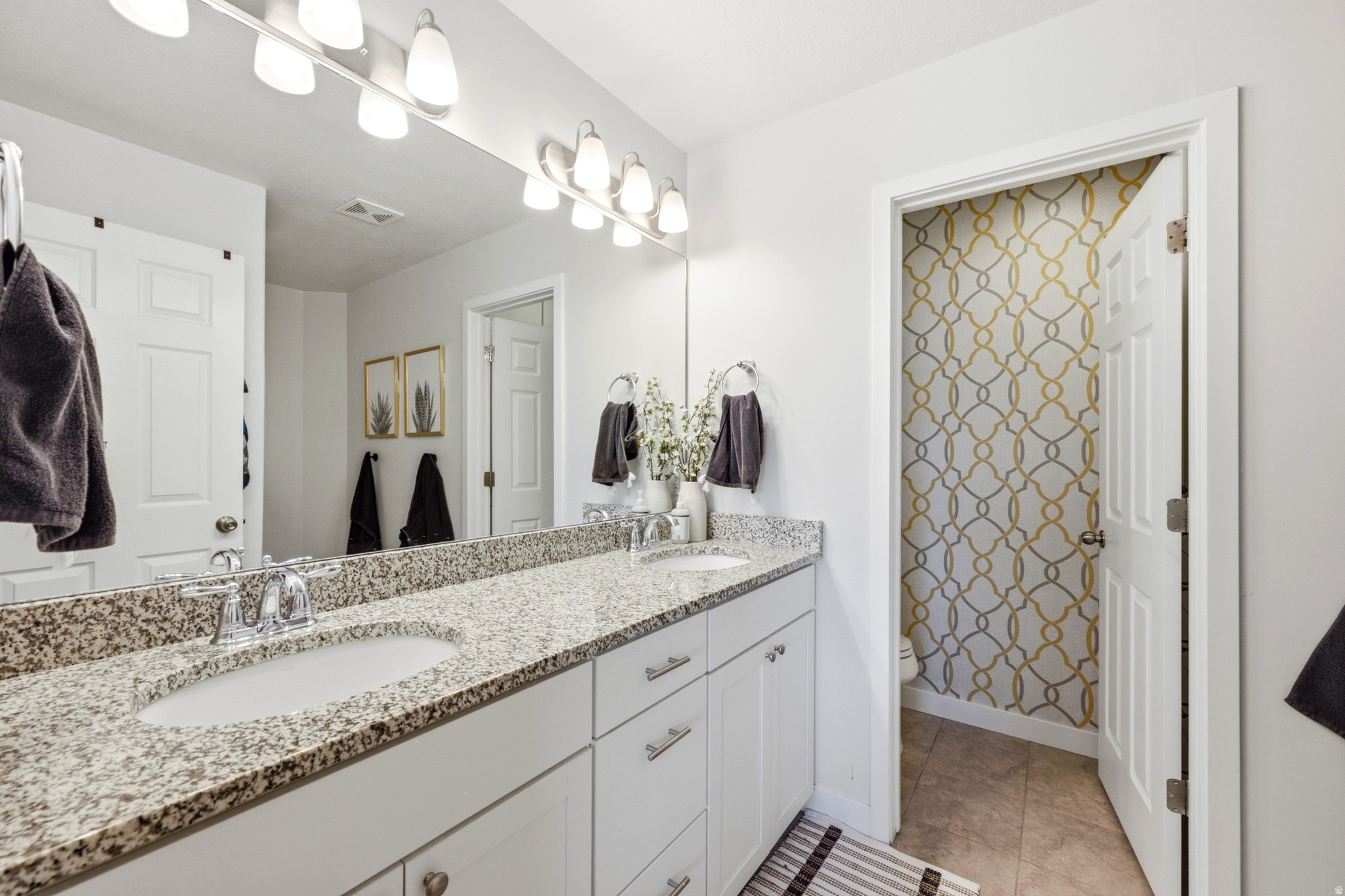 862 W FOUNDERS PT