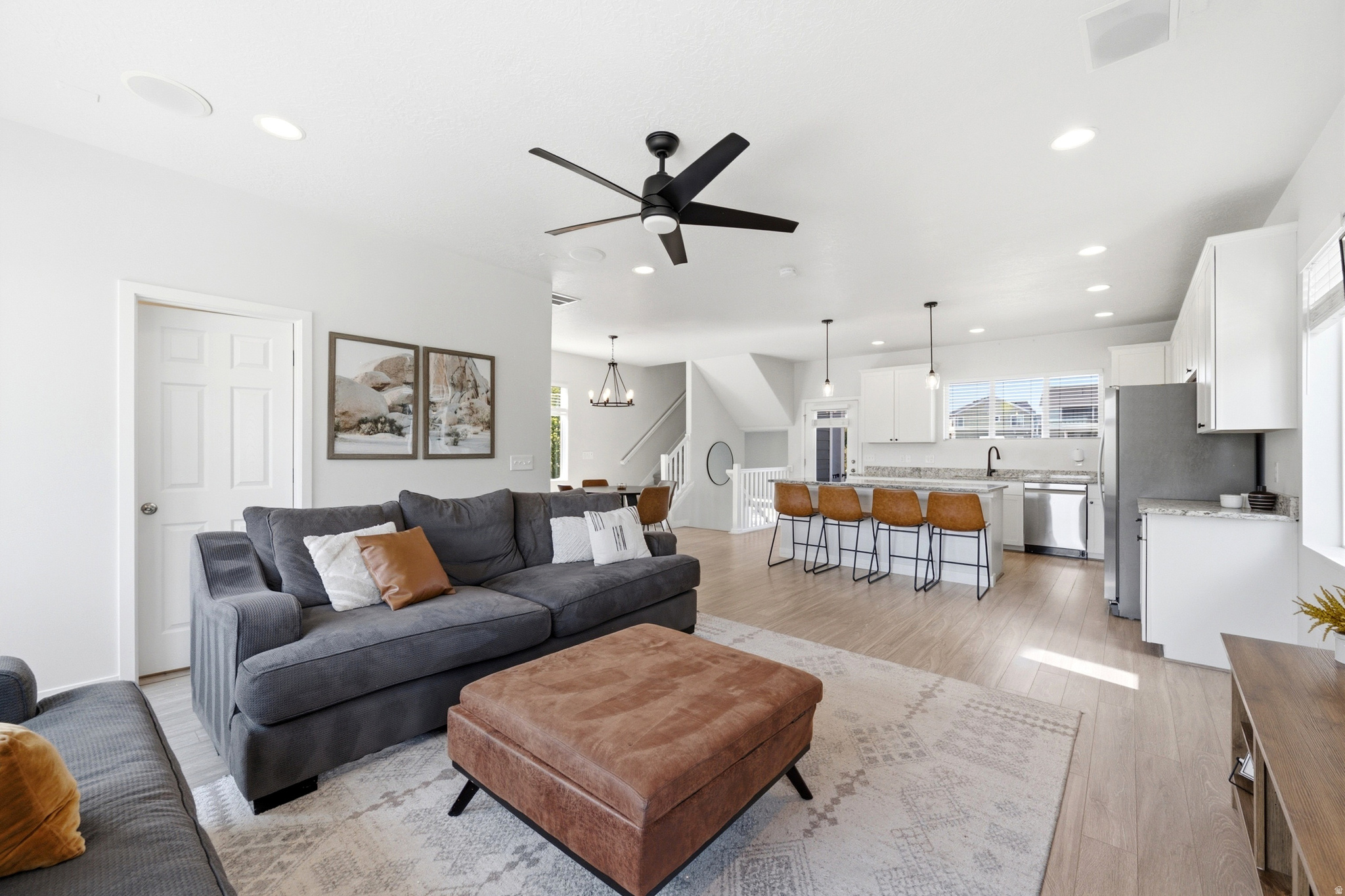 862 W FOUNDERS PT