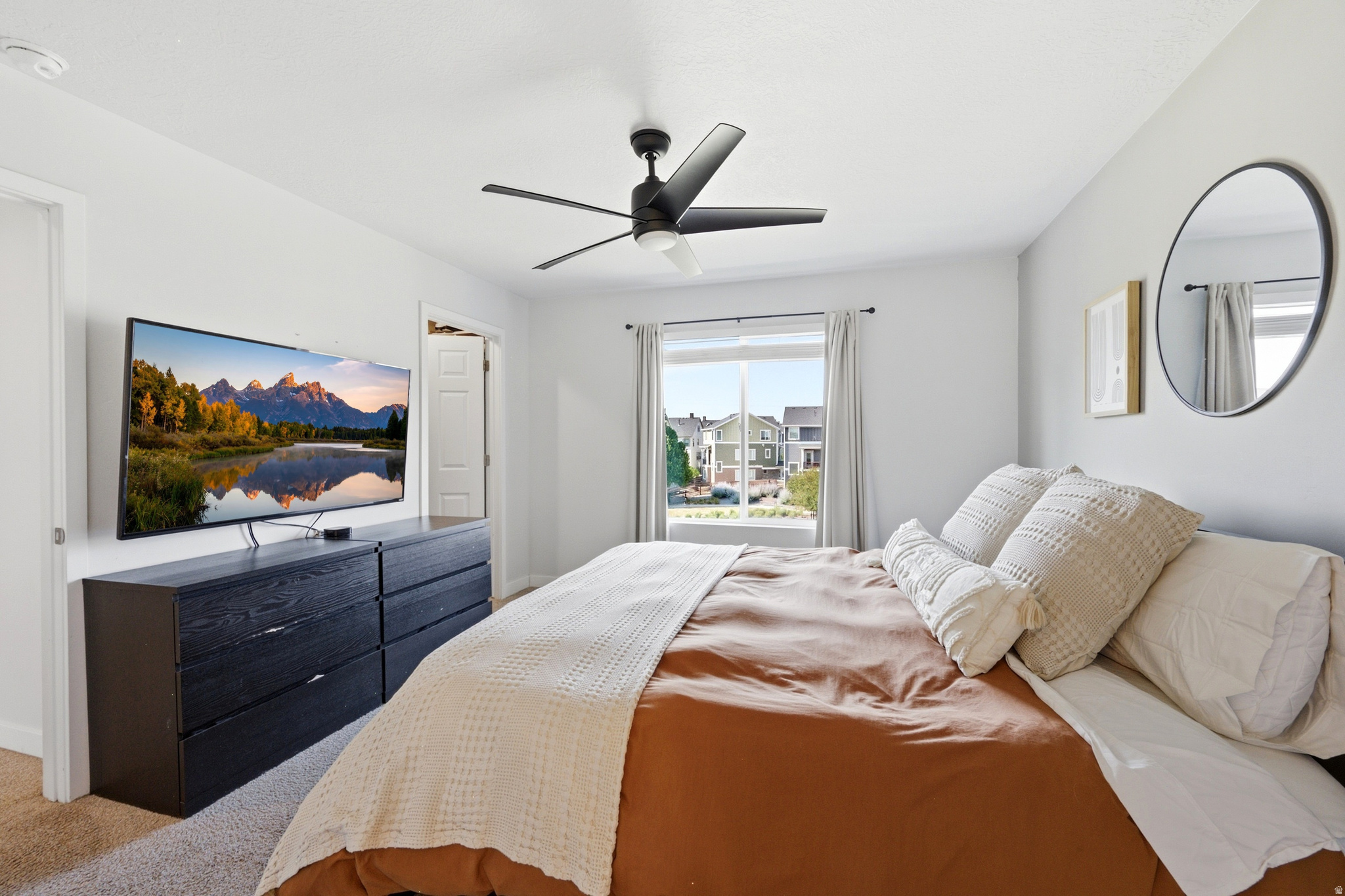862 W FOUNDERS PT