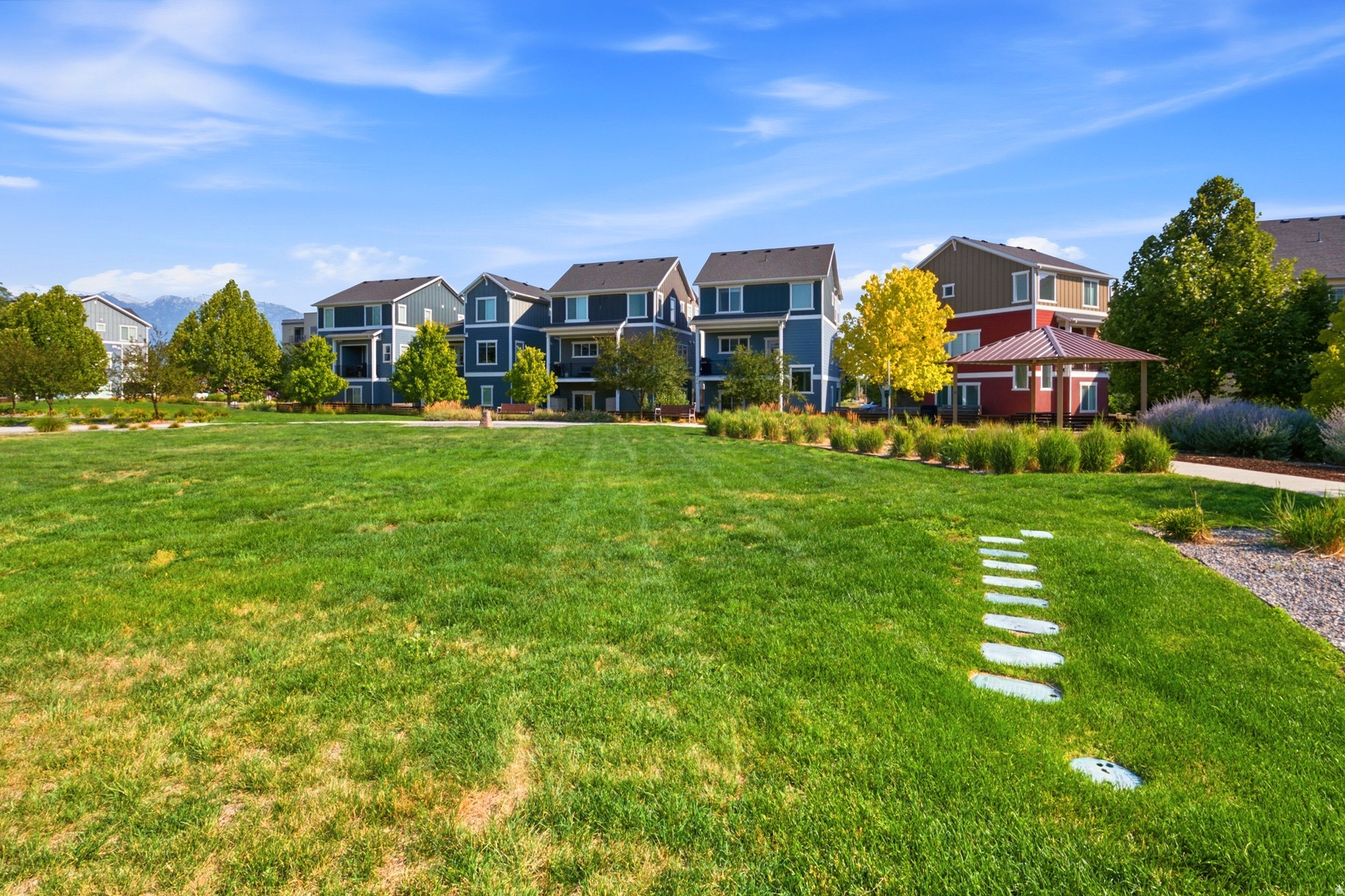 862 W FOUNDERS PT
