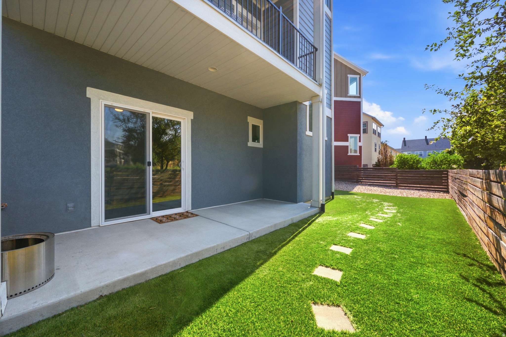 862 W FOUNDERS PT