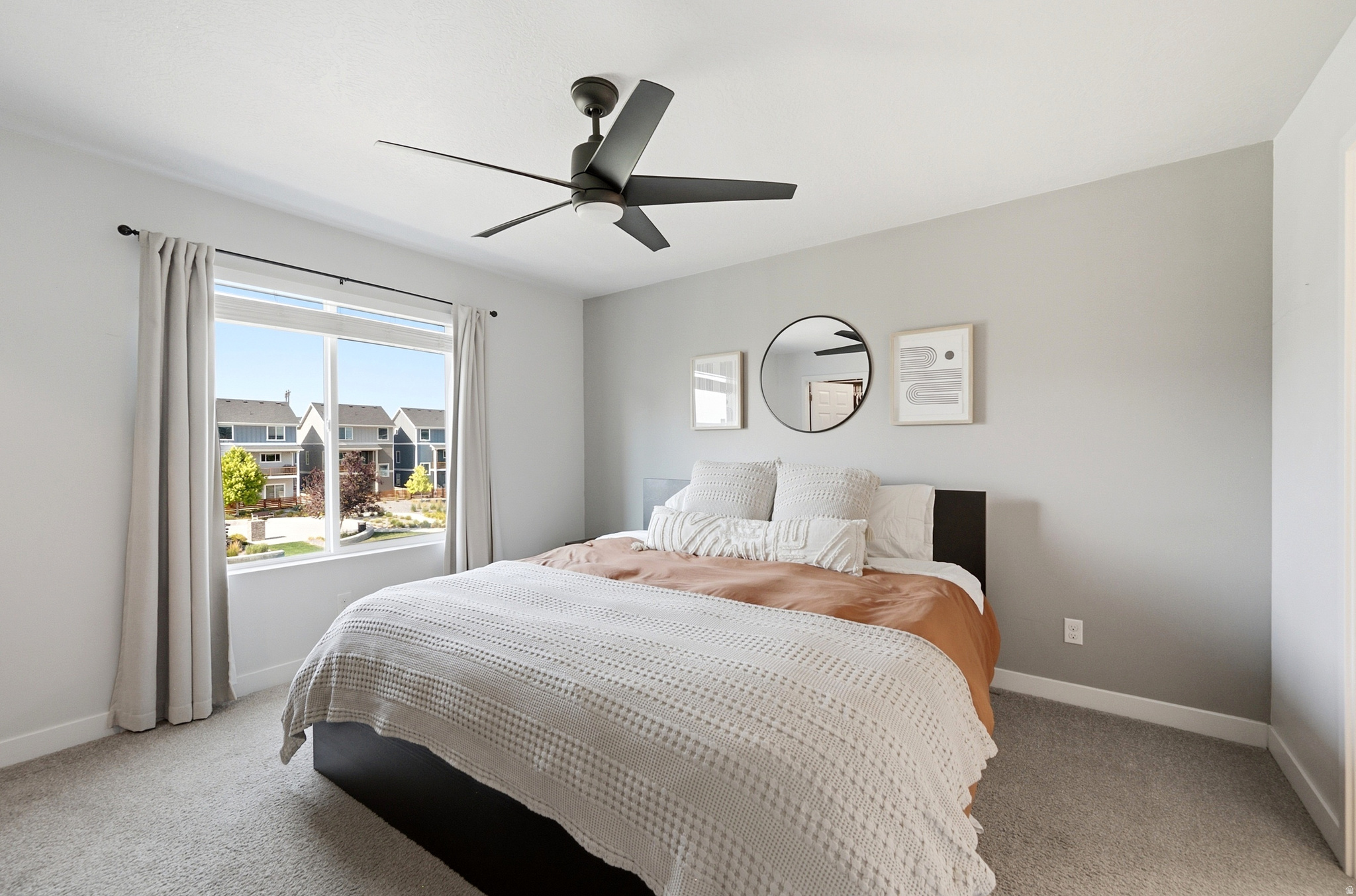 862 W FOUNDERS PT