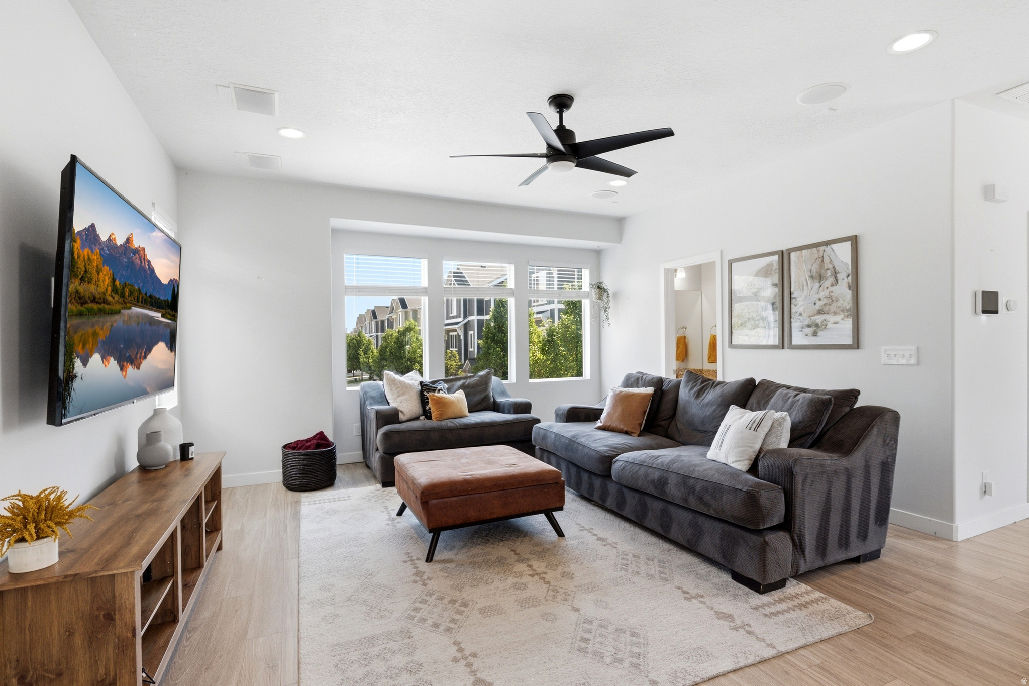 862 W FOUNDERS PT