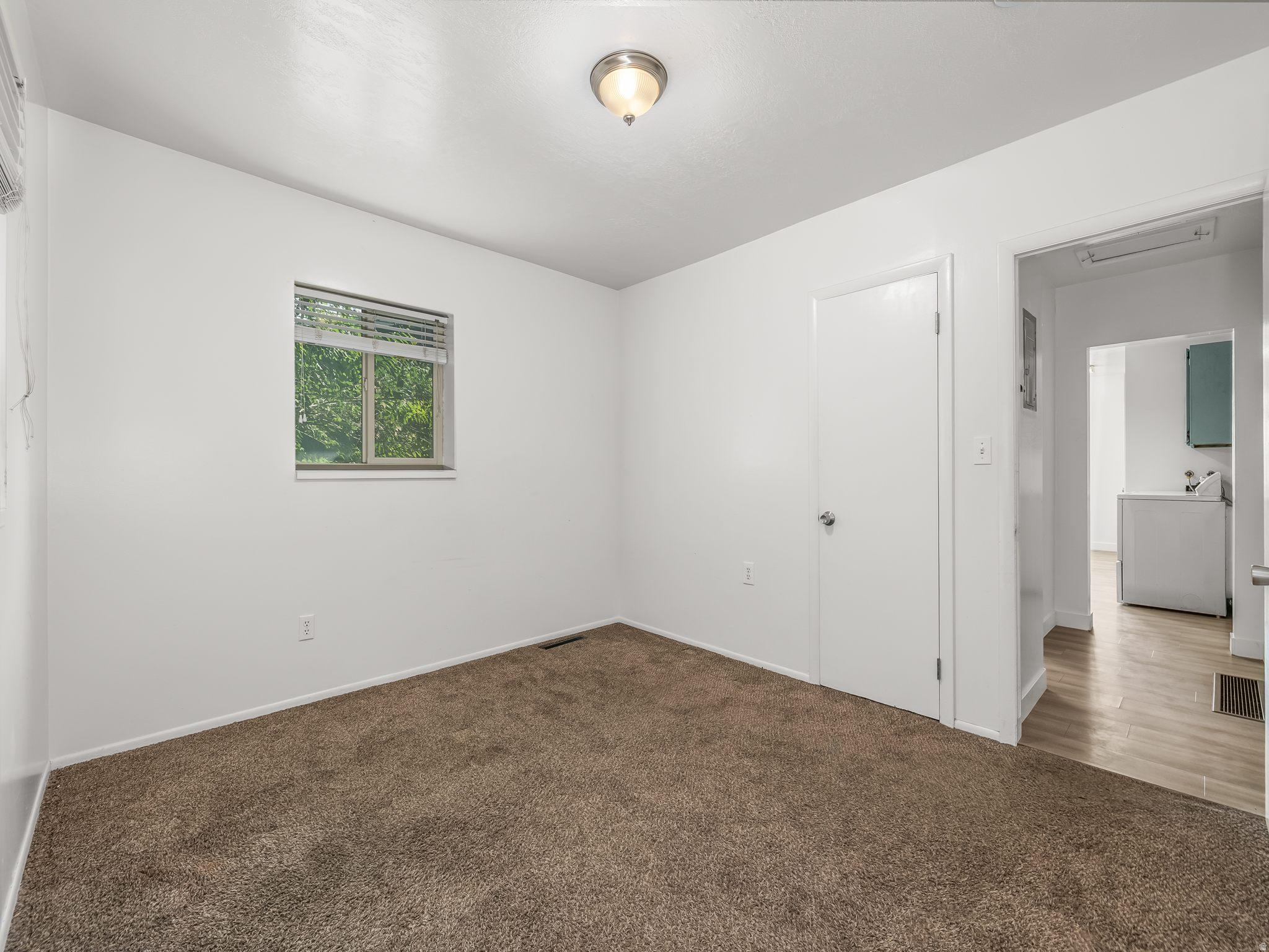 4332 S ADAMS AVE