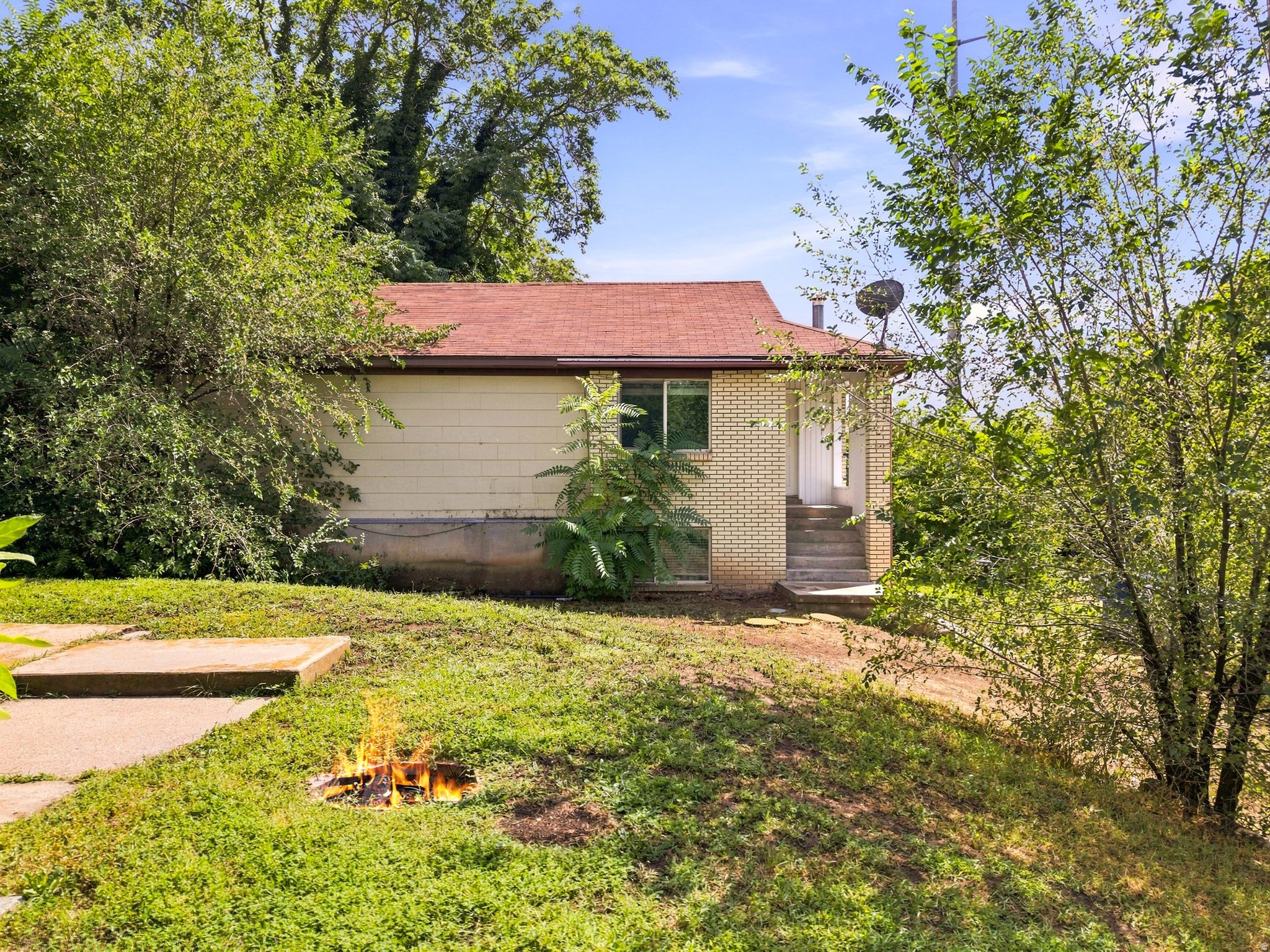 4332 S ADAMS AVE