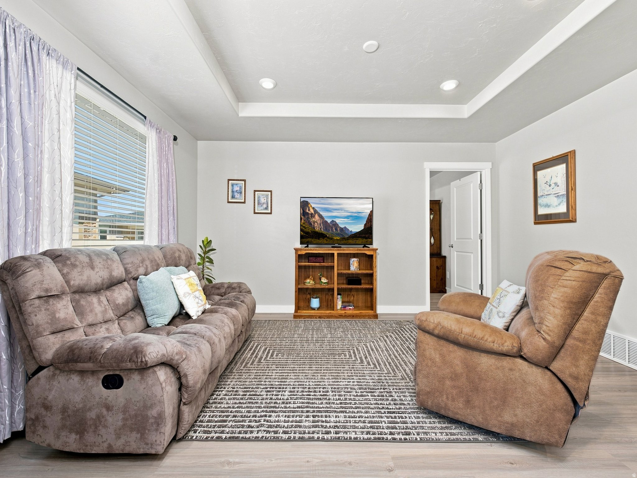 3194 S WOODEN NICKEL LN