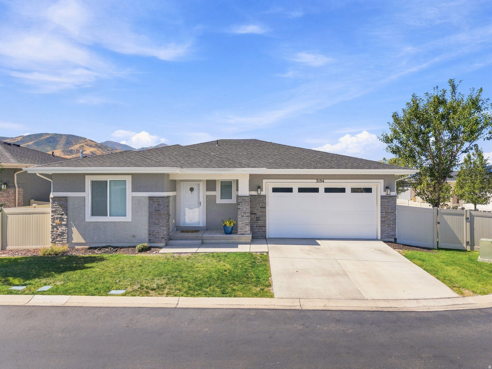 3194 S WOODEN NICKEL LN