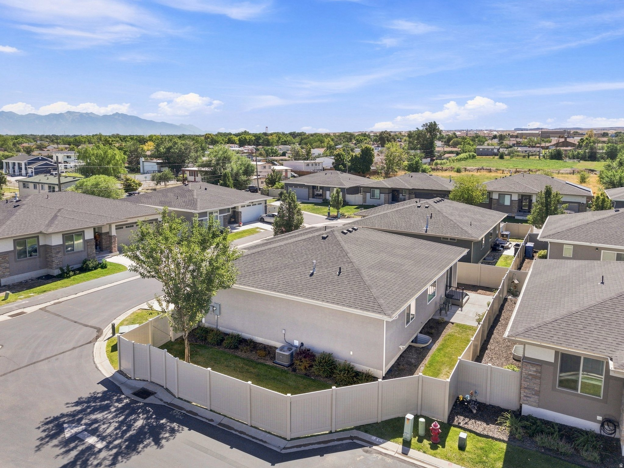 3194 S WOODEN NICKEL LN