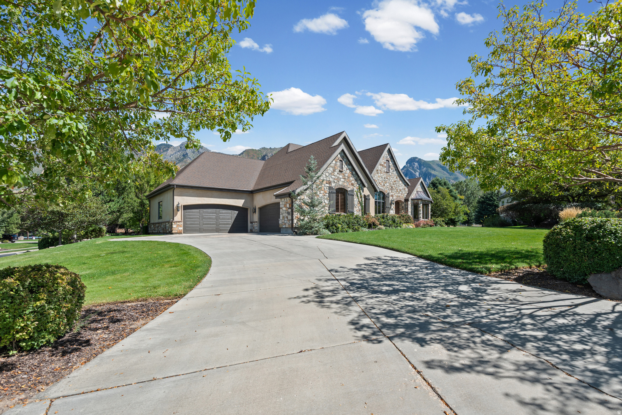 629 S PHEASANT RIDGE CT