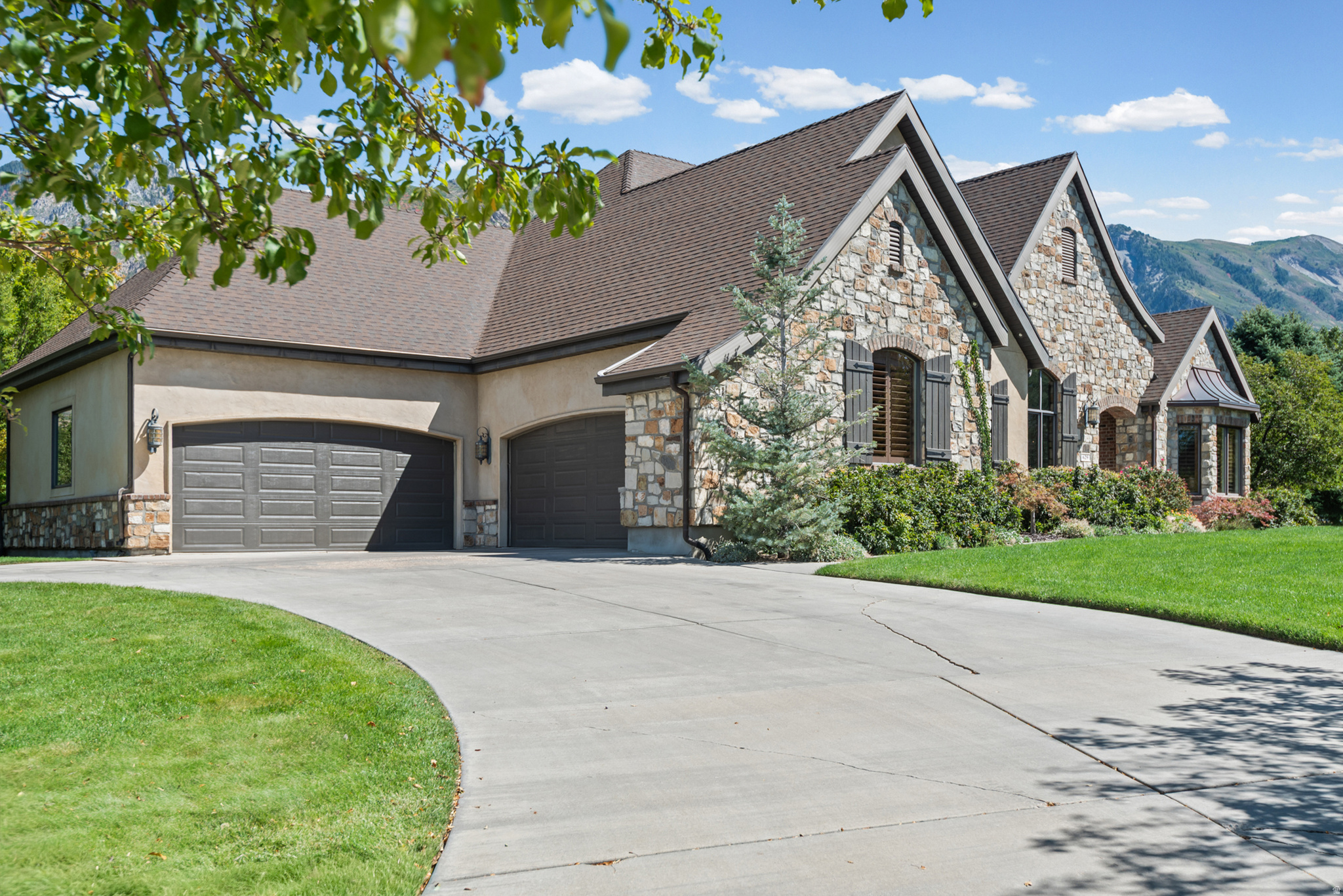 629 S PHEASANT RIDGE CT