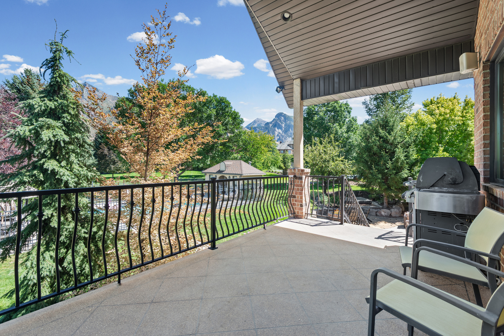 629 S PHEASANT RIDGE CT