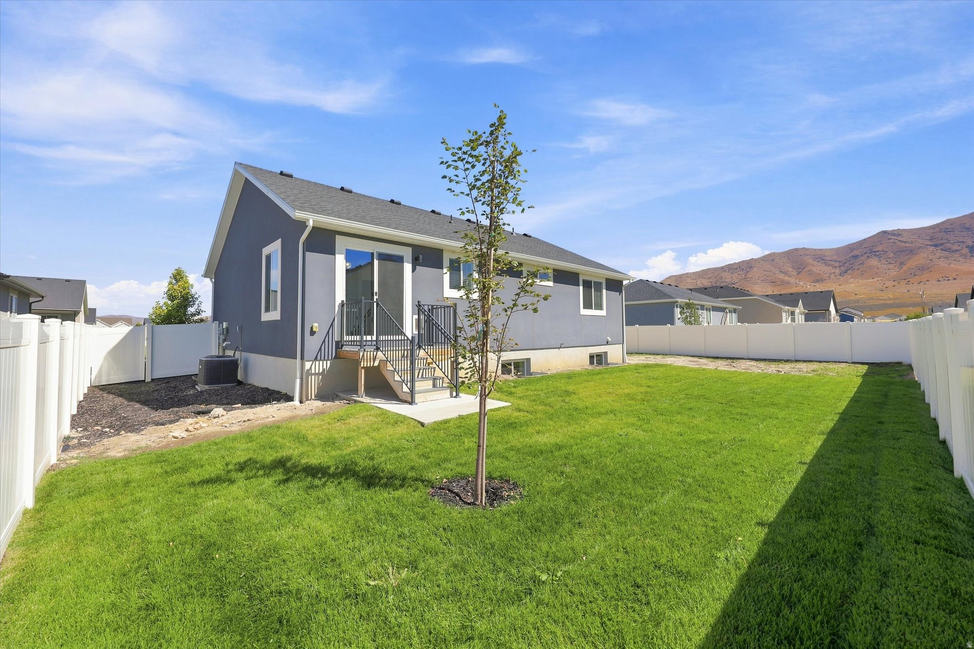 2276 E BOXWOOD LN