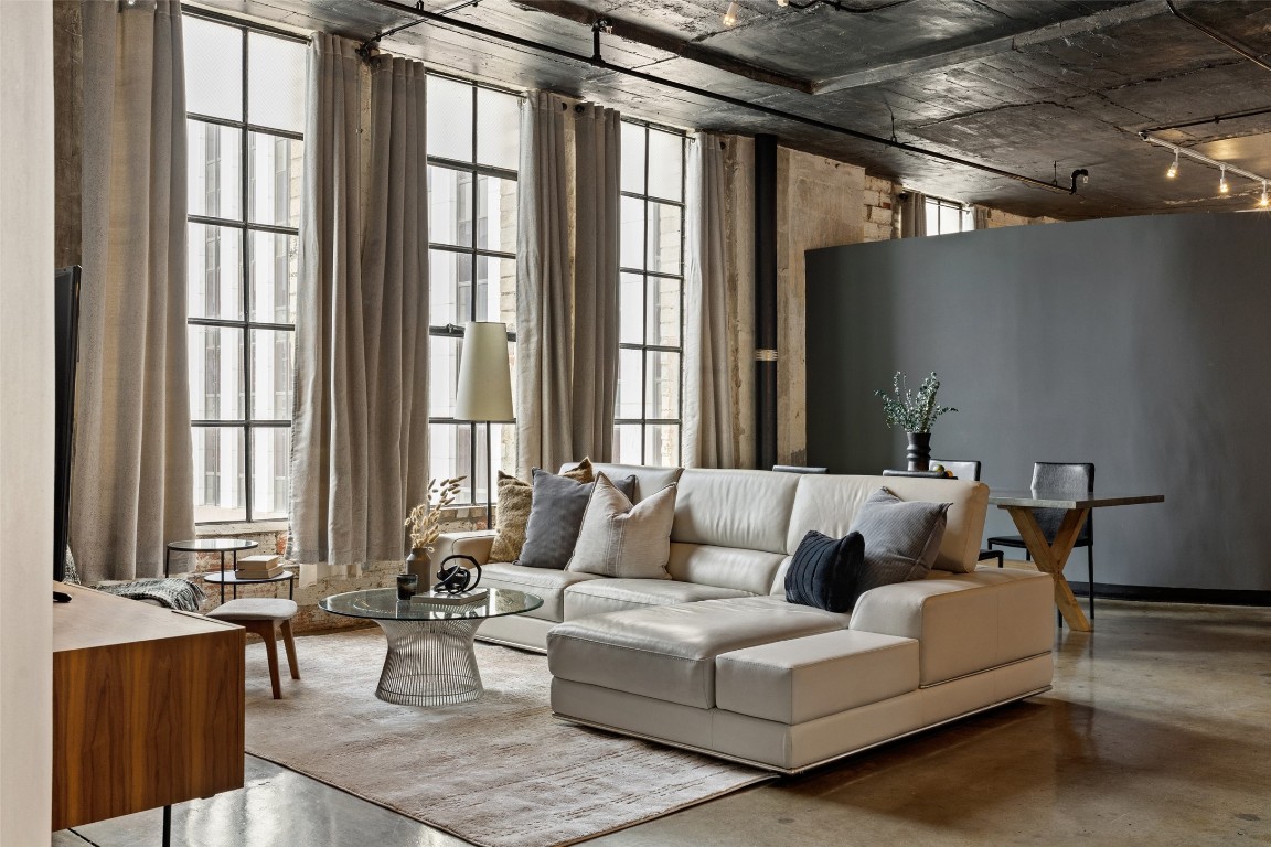 1122 Jackson Street Unit: 413