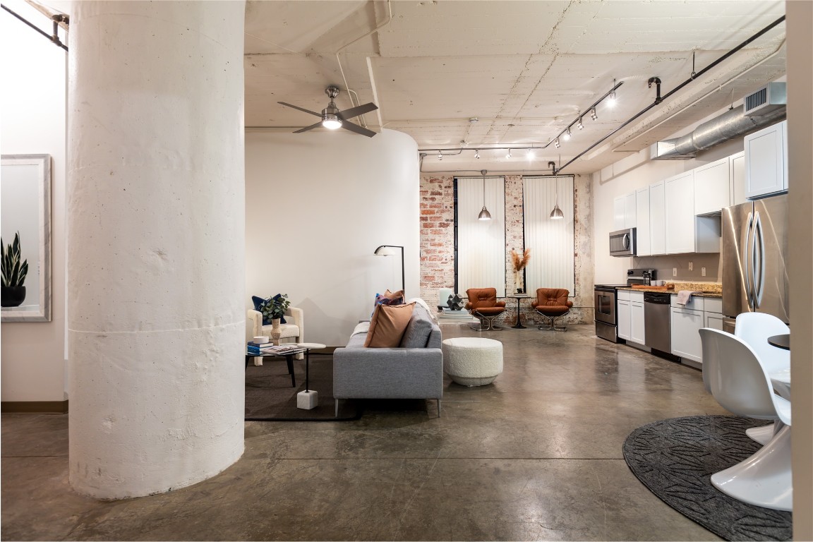 1122 Jackson Street Unit: 321