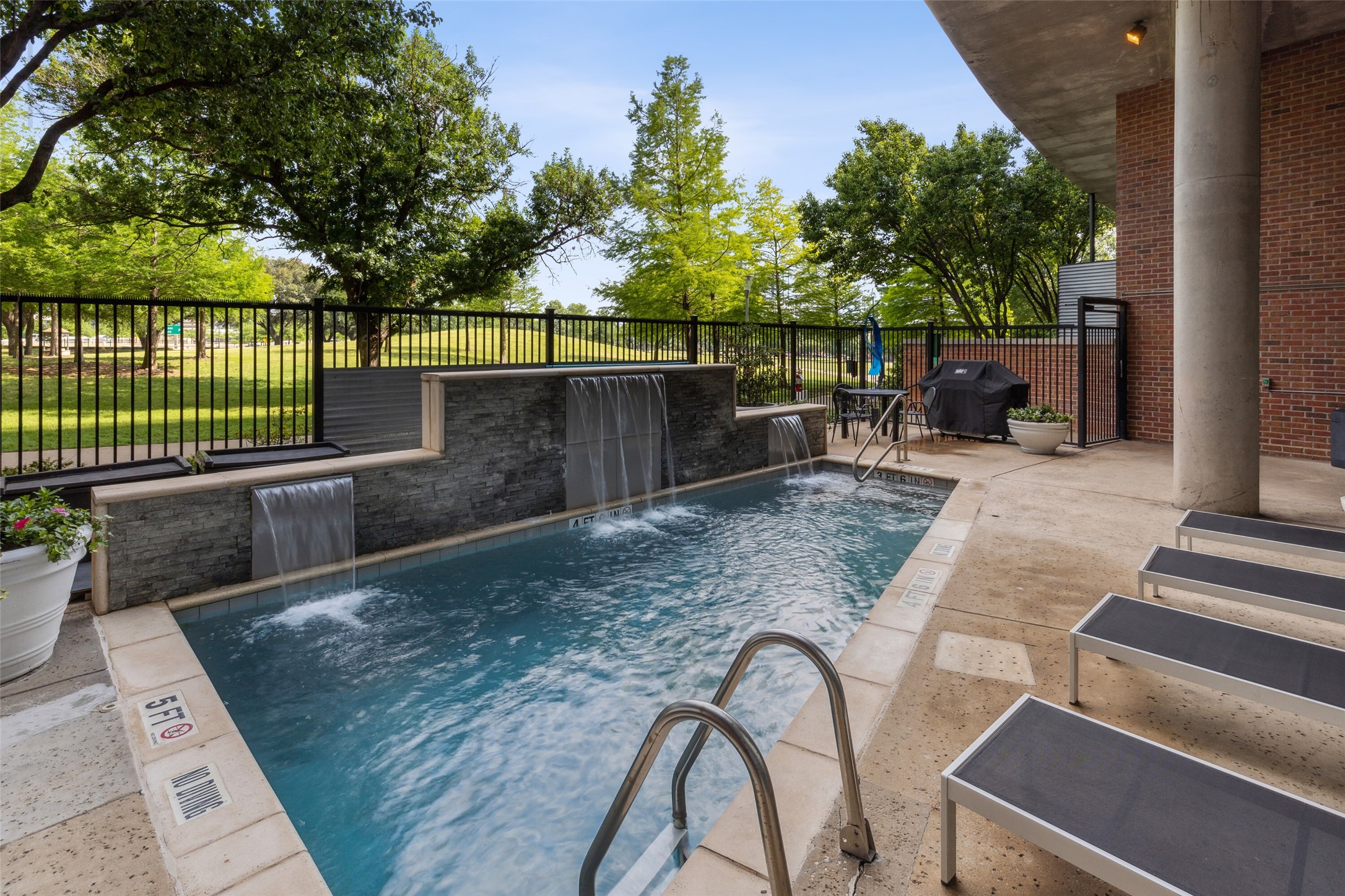 3110 Thomas Avenue Unit: 140