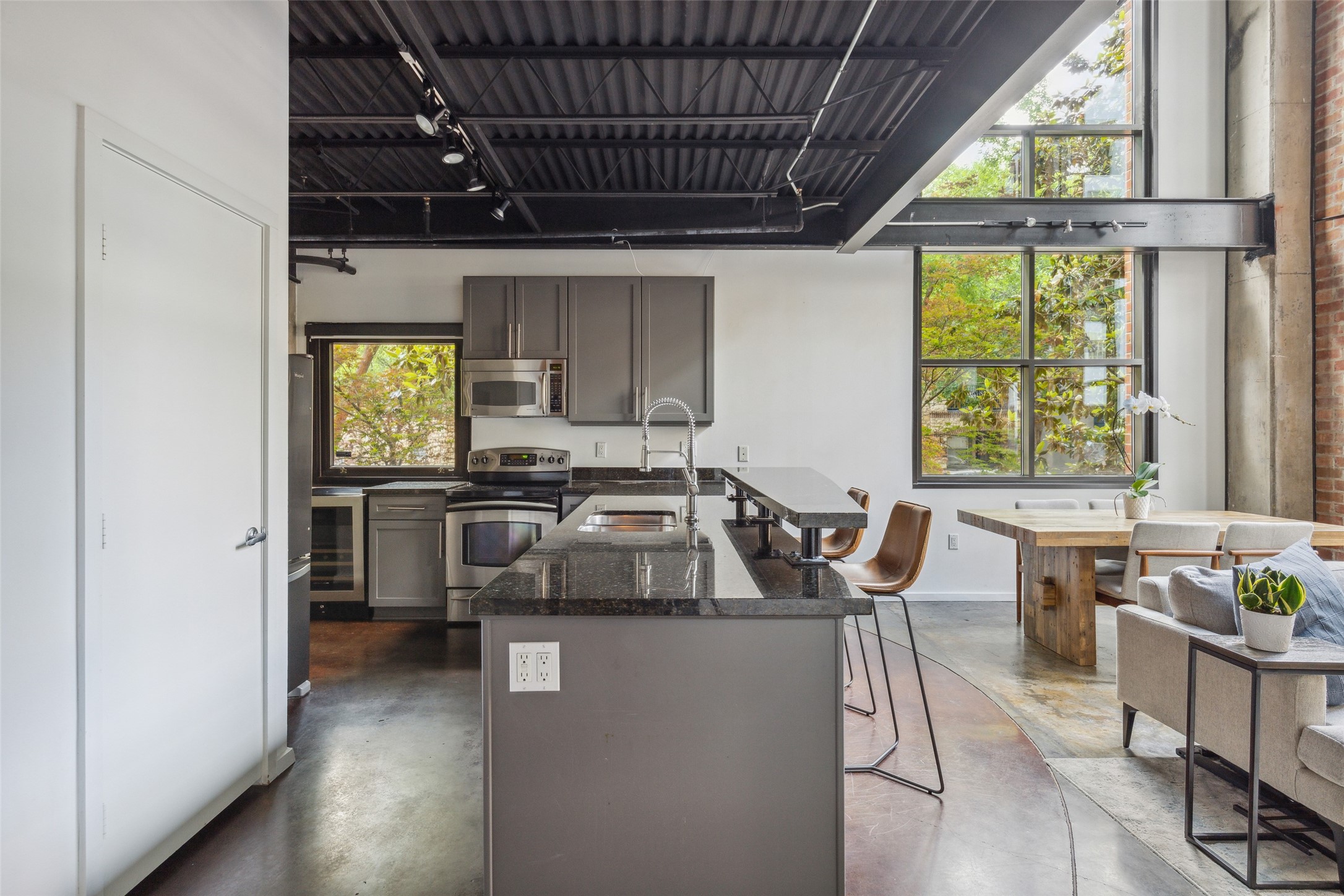 3110 Thomas Avenue Unit: 140