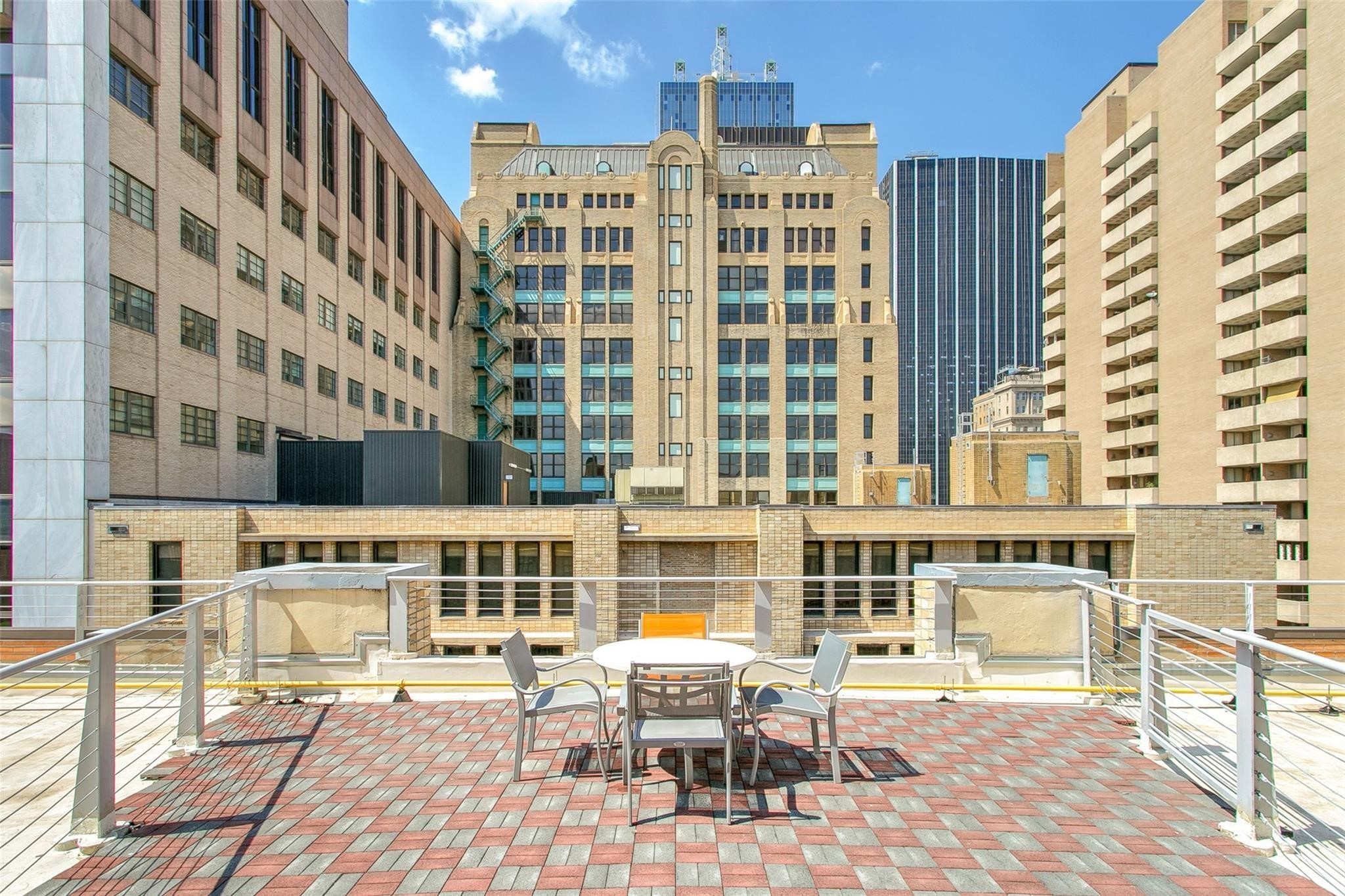 1122 Jackson Street 1020