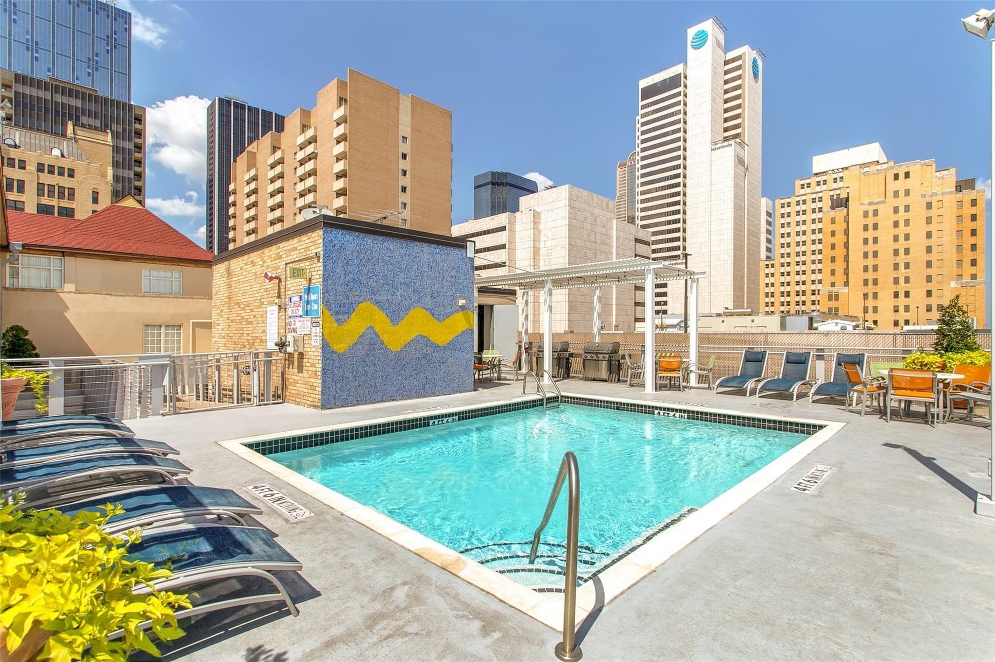 1122 Jackson Street 215