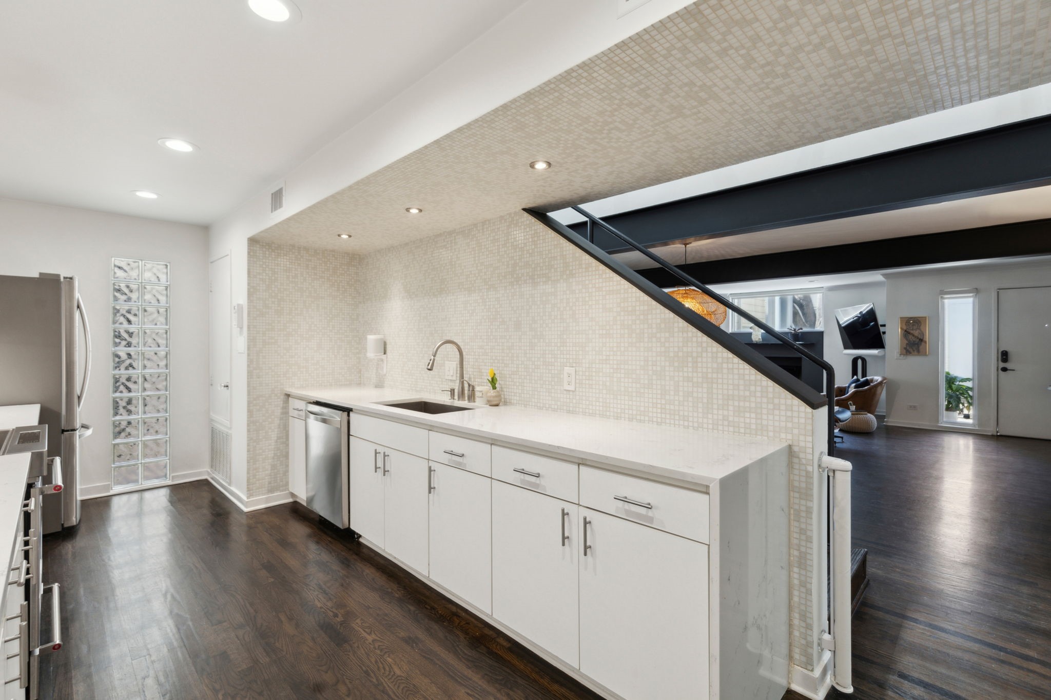 4134 Travis Street 13